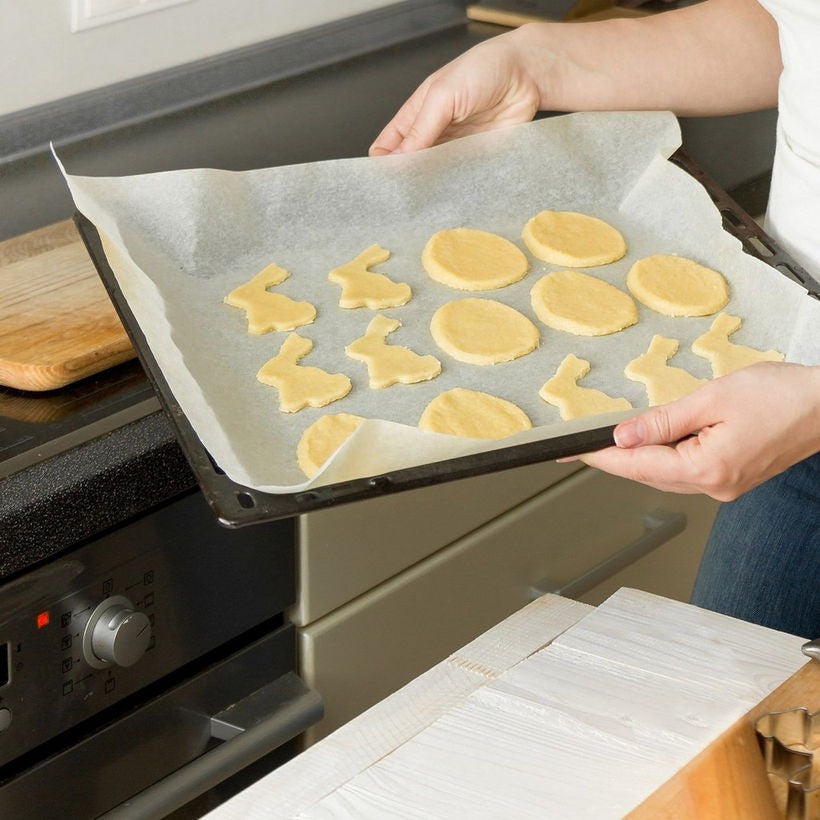 Falcon Non-Stick Baking Paper – 10m x 30cm - Diqqawi Plates