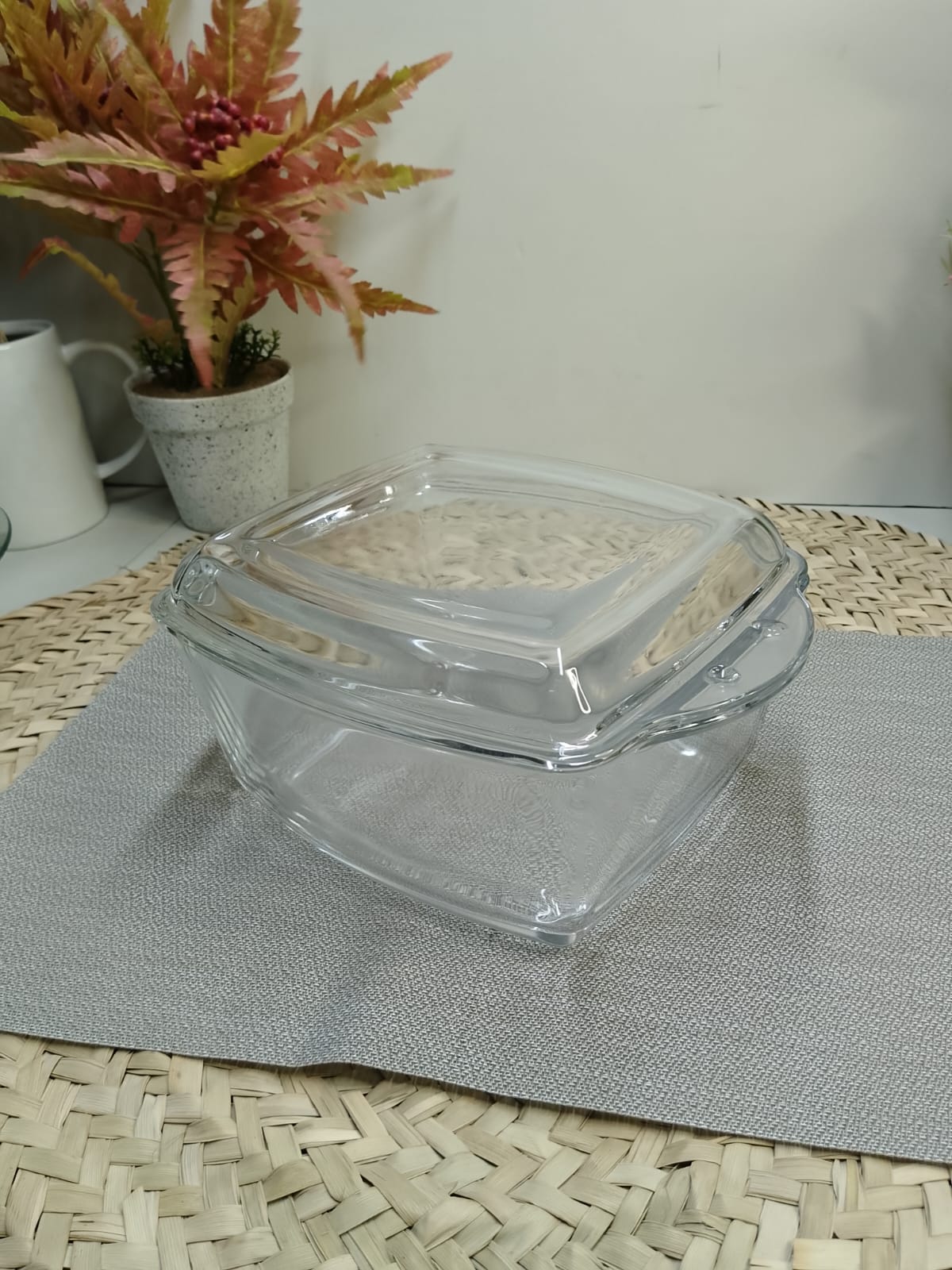 2.5L Large Glass Serving Casserole Pot – Perfect for Salads, meals & Soups