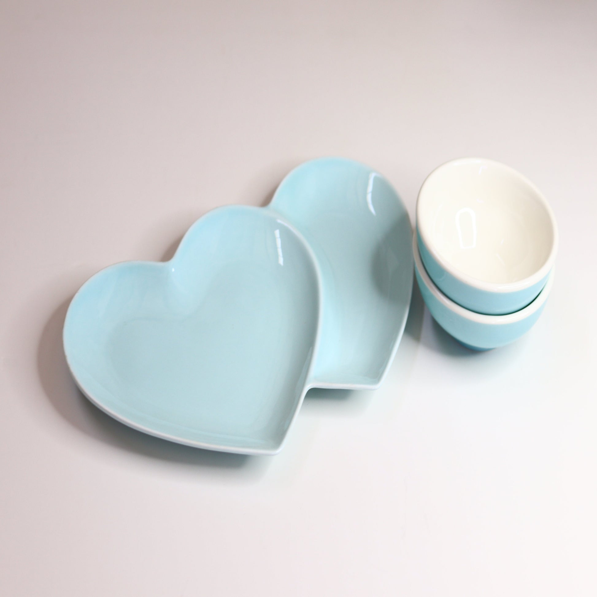 3 pcs set colored Stylish Love plate & 2 bowls - Diqqawi Plates