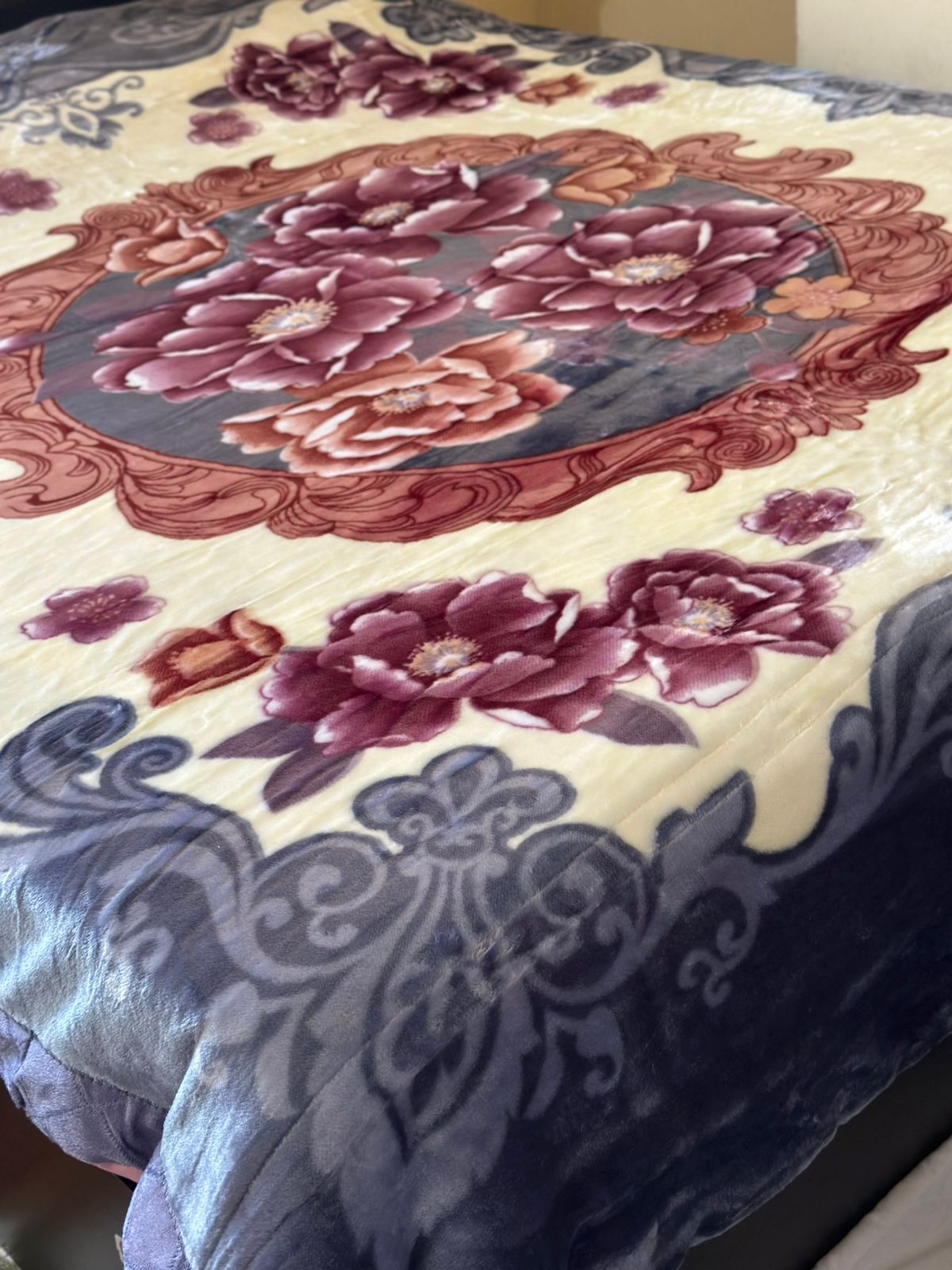 Luxe Winter Comfort Single Bed Blanket 180x220 cm - Diqqawi Plates