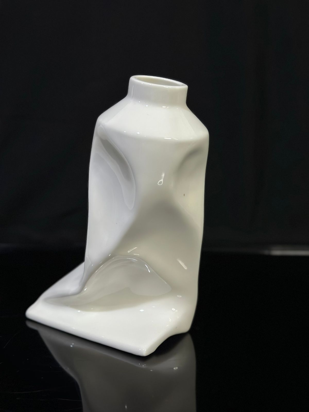 Toothpaste tube Vase - Diqqawi Plates