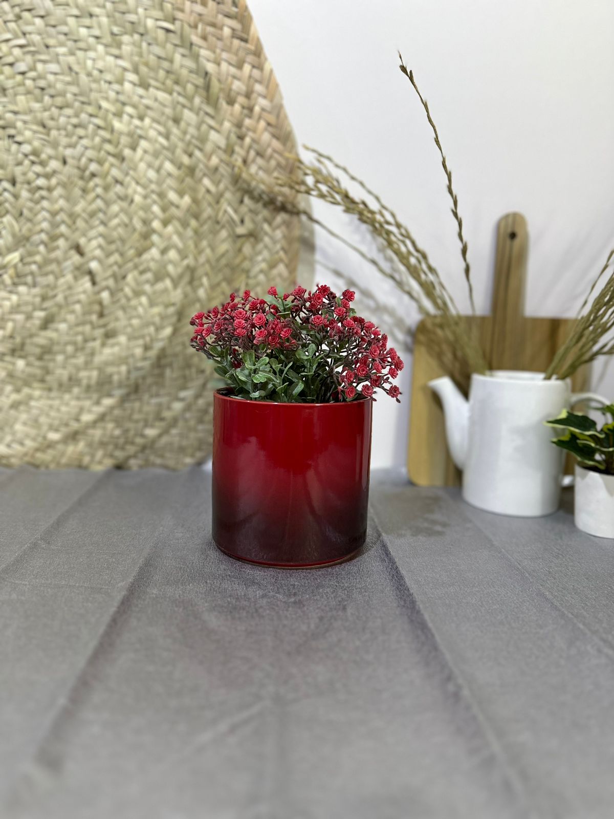 Porcelain Flower Vase (Red) - Diqqawi Plates