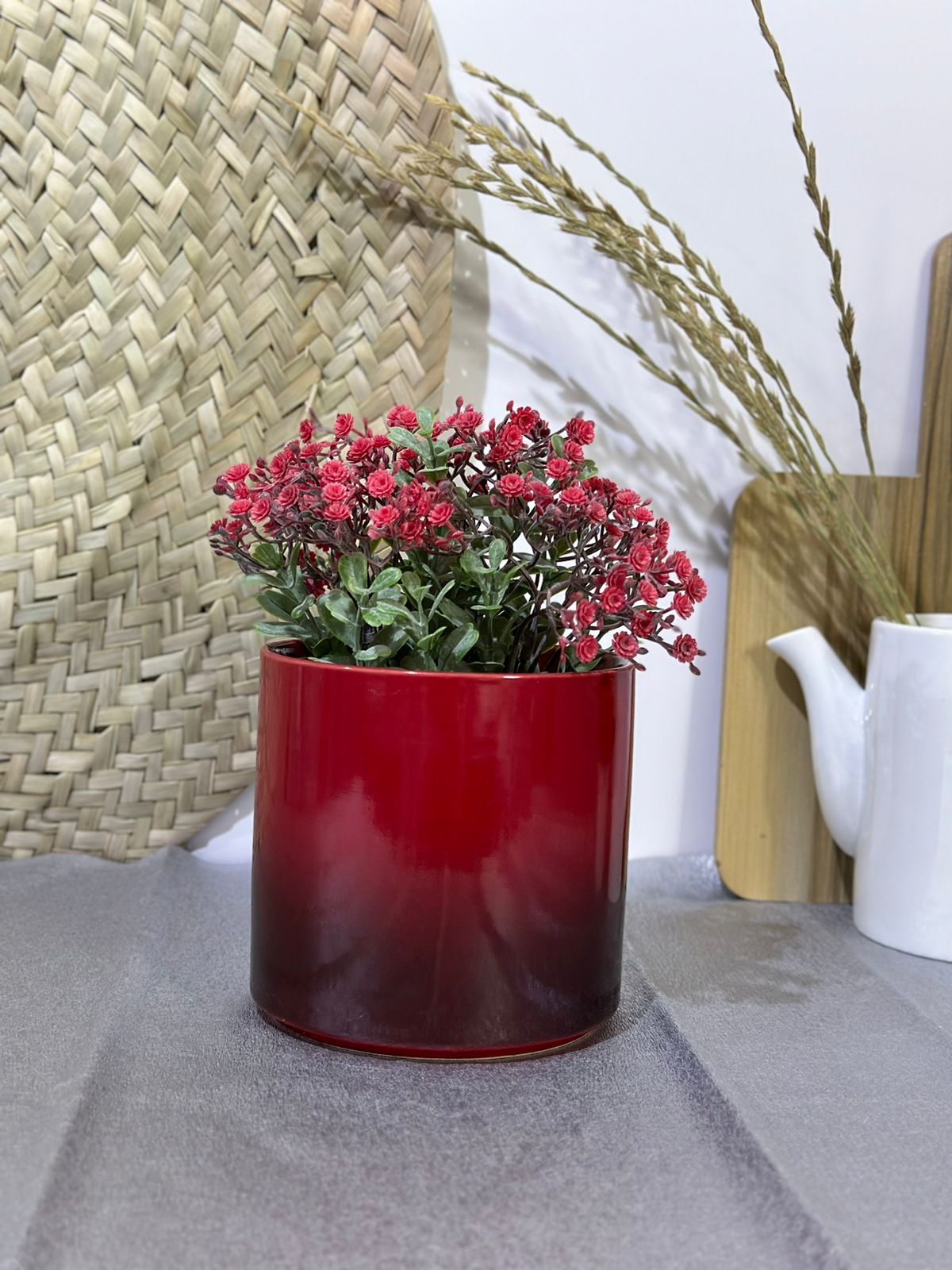 Porcelain Flower Vase (Red) - Diqqawi Plates