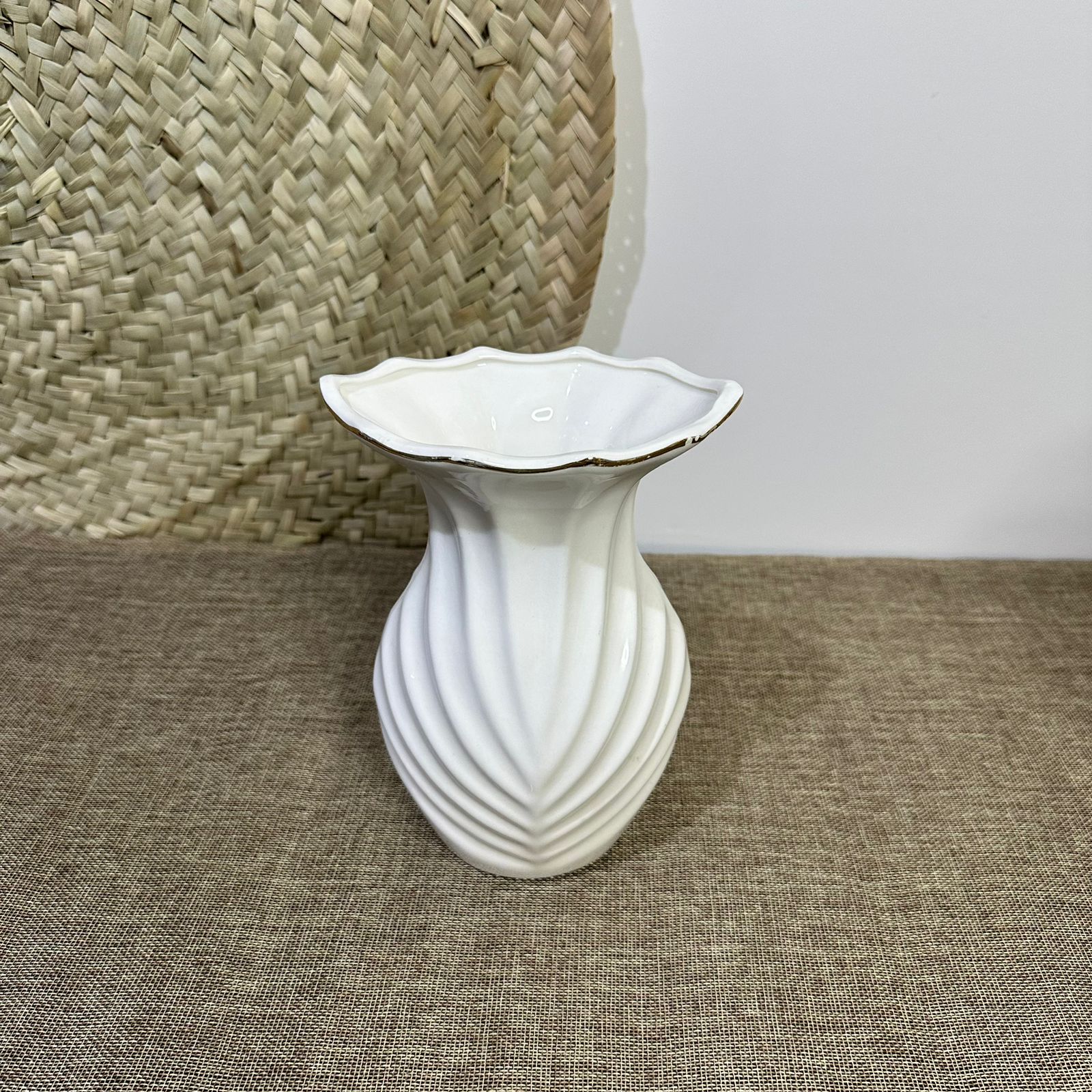 Porcelain Flower Vase styl6 - Diqqawi Plates