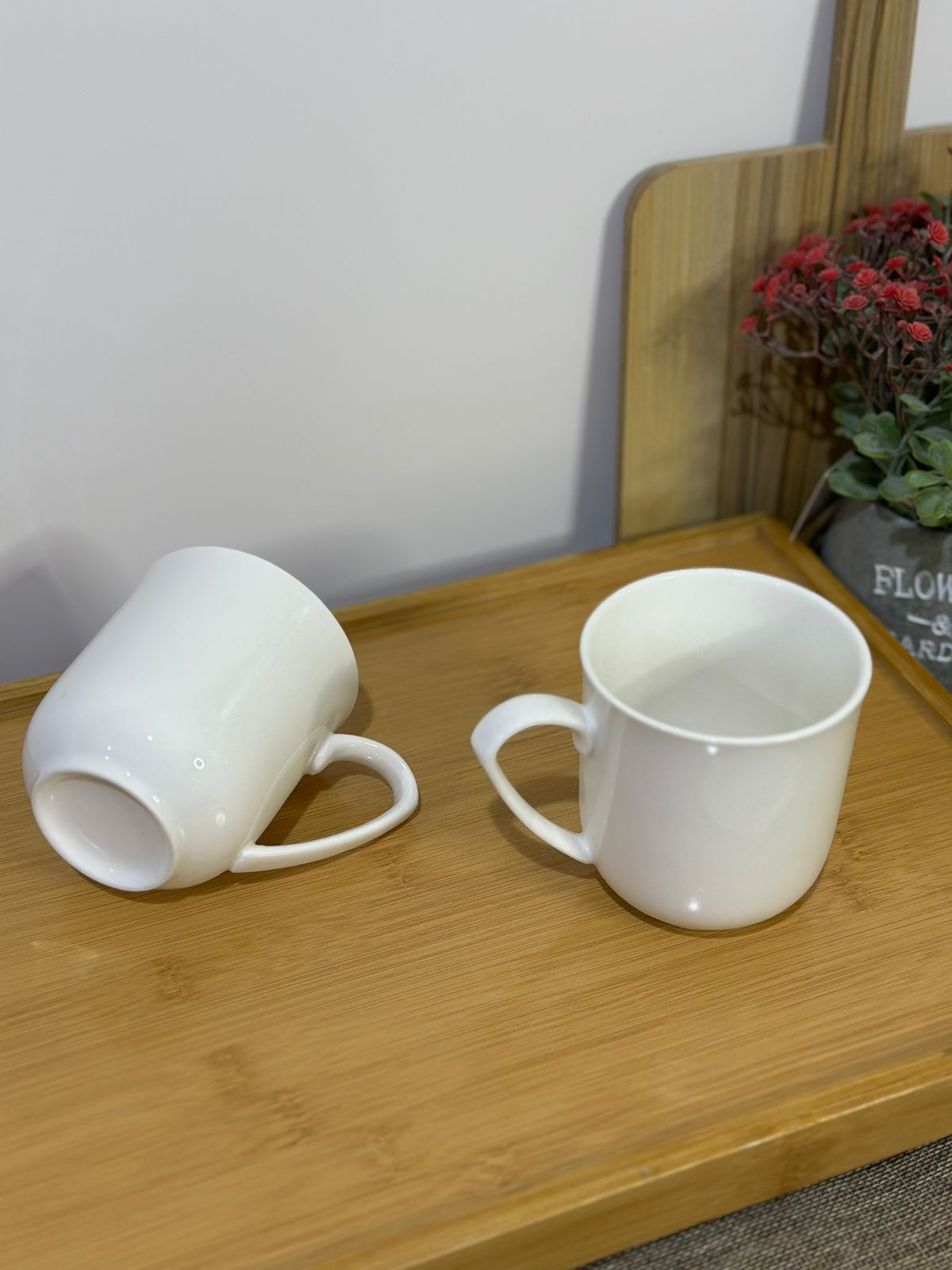 Elegant White Porcelain Coffee Mug styl-33 - Diqqawi Plates