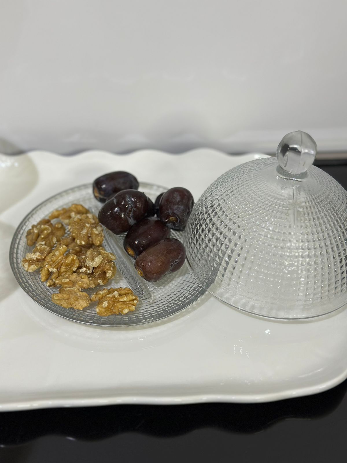 3pcs set Glass Serving Dessert plate with Lid and 2 cups - Diqqawi Plates