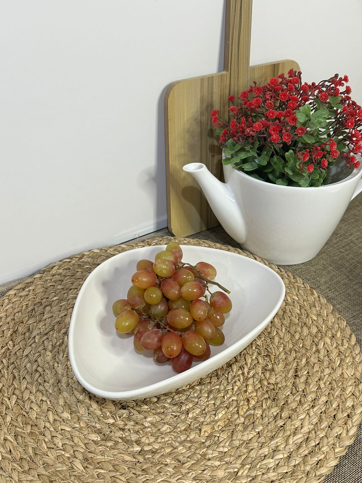 Luxury Triangle Medium Dish Bowl for serving Salad & Fruit - Diqqawi Plates