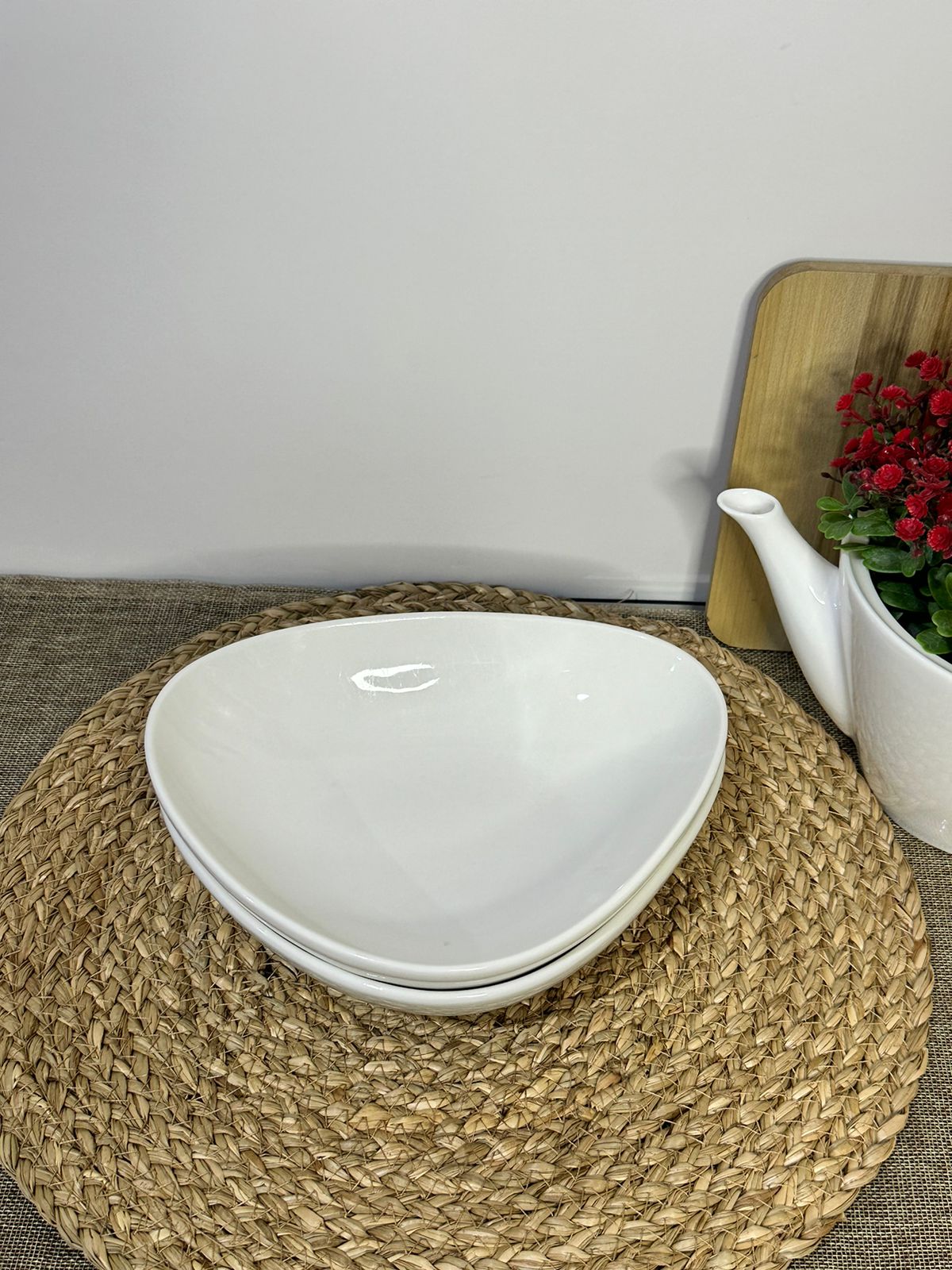 Luxury Triangle Medium Dish Bowl for serving Salad & Fruit - Diqqawi Plates