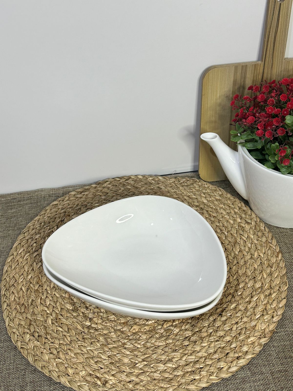 Luxury Triangle Medium Dish Bowl for serving Salad & Fruit - Diqqawi Plates