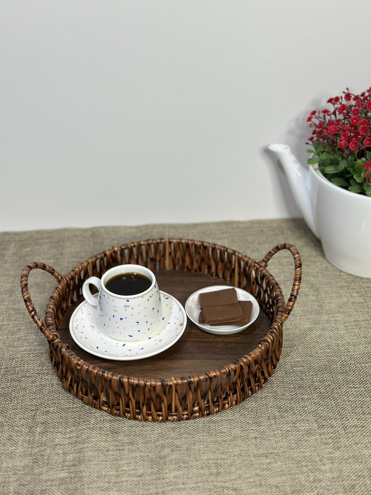 Reinforced Wicker Serving Tray with Iron Frame - Diqqawi Plates
