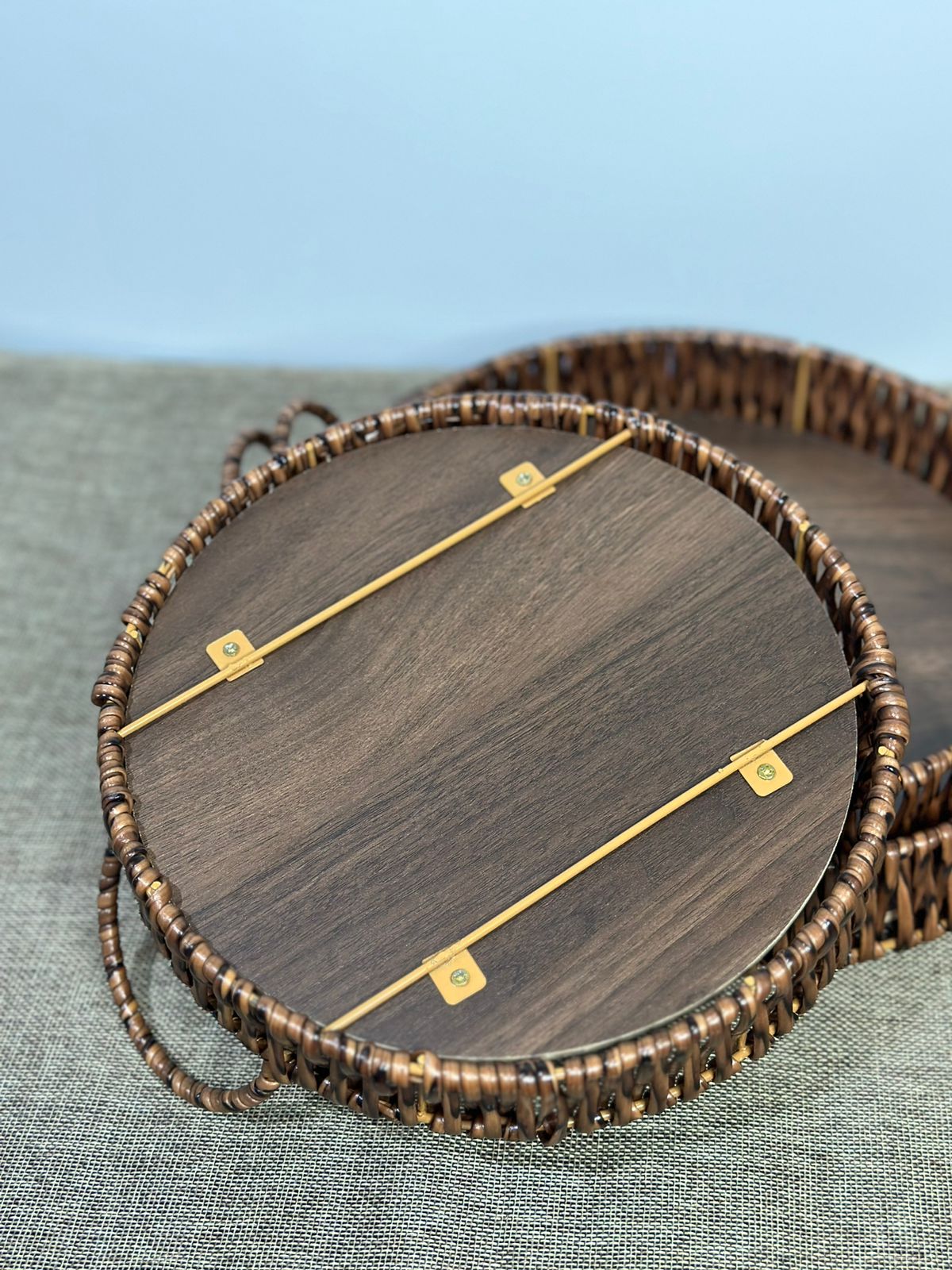 Reinforced Wicker Serving Tray with Iron Frame - Diqqawi Plates