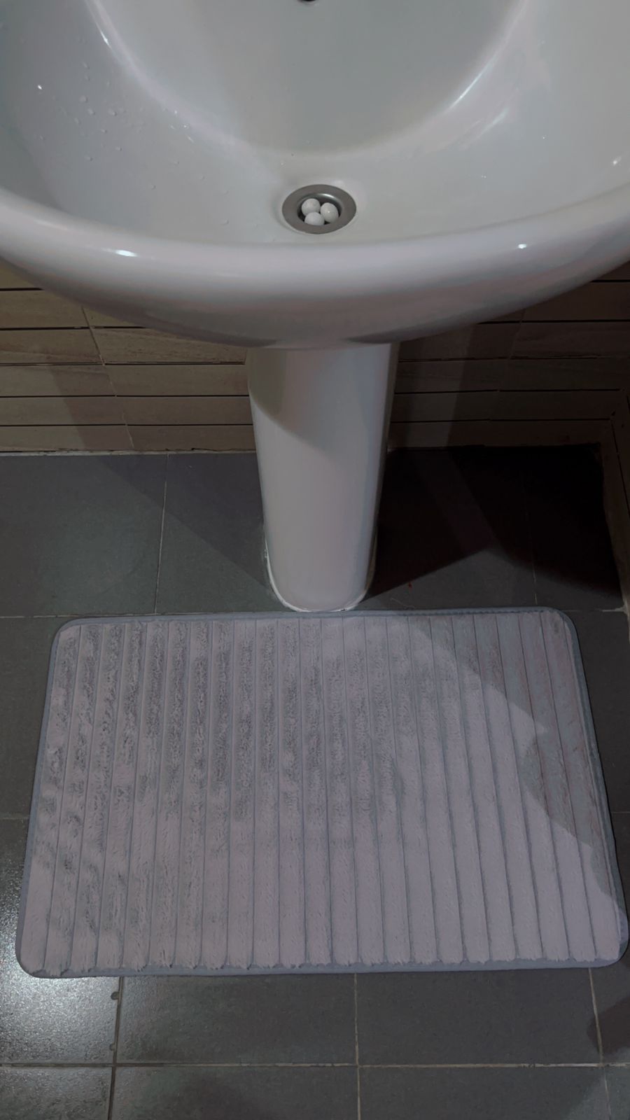 Non Slip soft Fur mat for Bathrom set of 2 - Diqqawi Plates