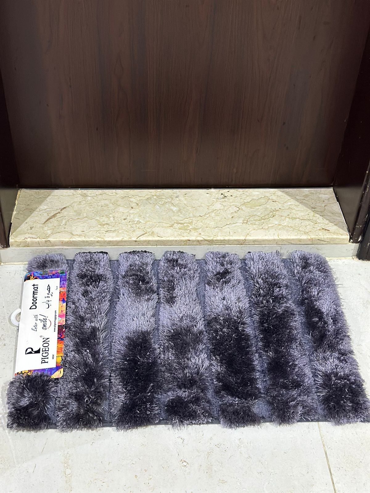 Small Stylish Fur Rug for the Bedroom - Diqqawi Plates