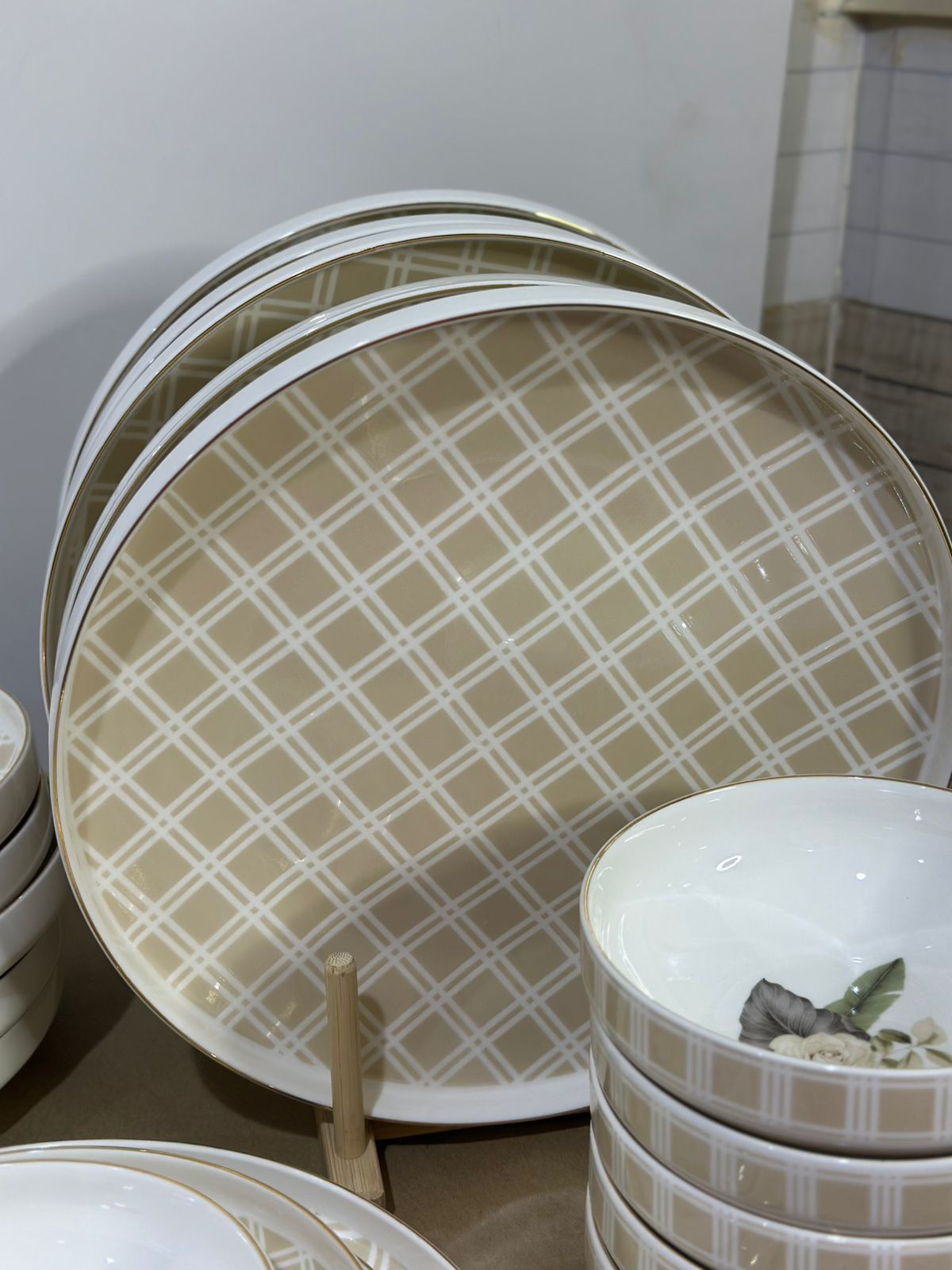 24pcs Dinner Set - Style 2 - Diqqawi Plates