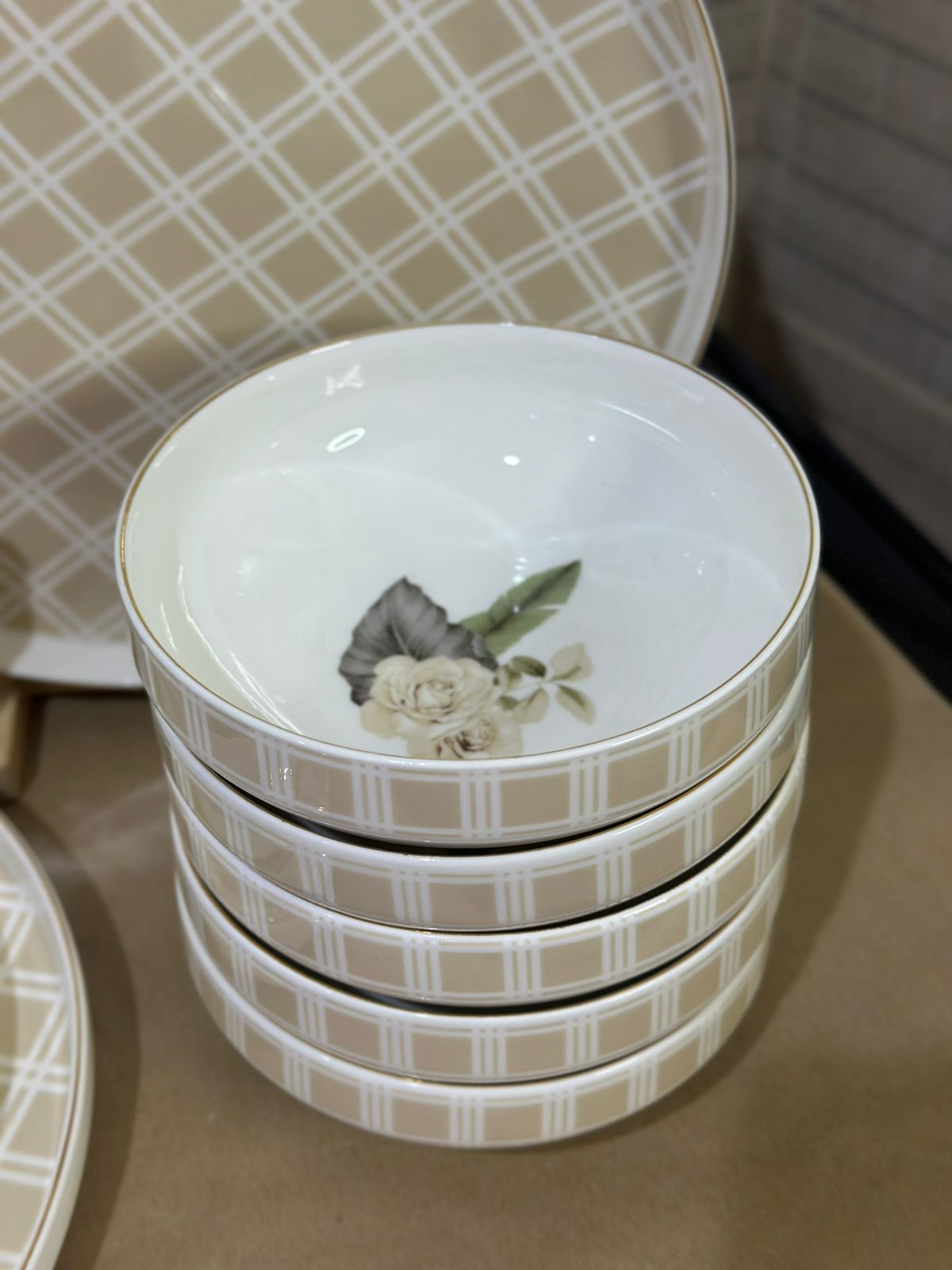 24pcs Dinner Set - Style 2 - Diqqawi Plates