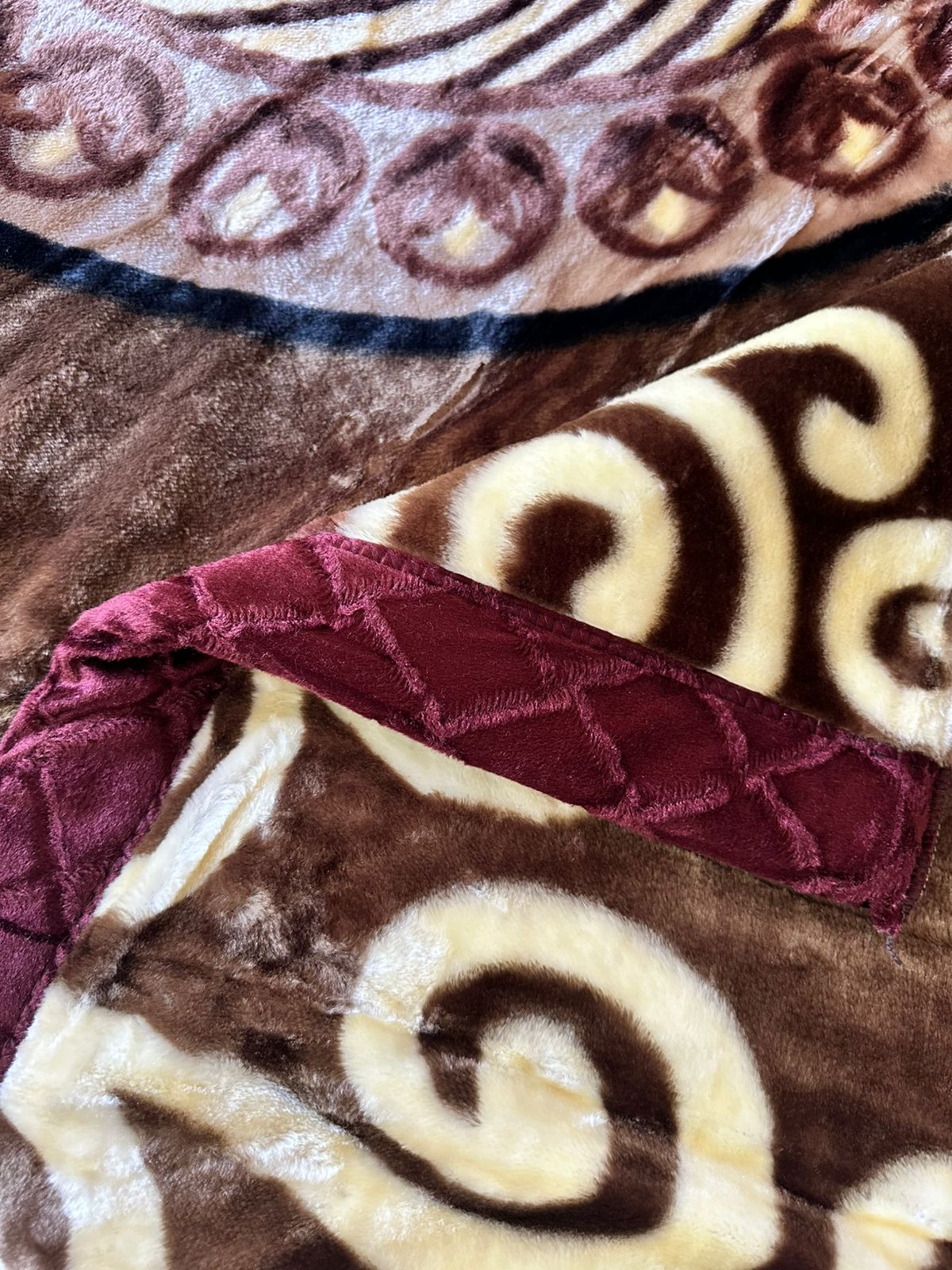 Luxe Winter Comfort Single Bed Blanket 180x220 cm - Diqqawi Plates