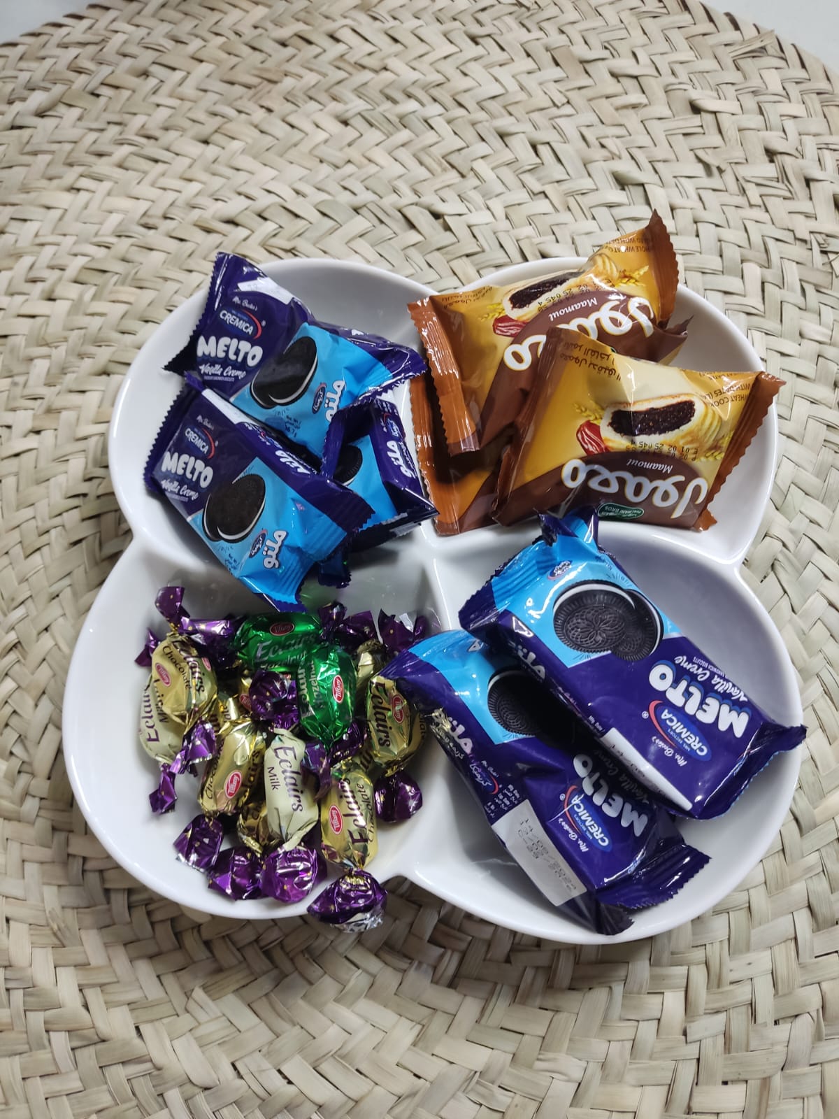 Large Divider Plate (4 compartments) styl2 - Diqqawi Plates