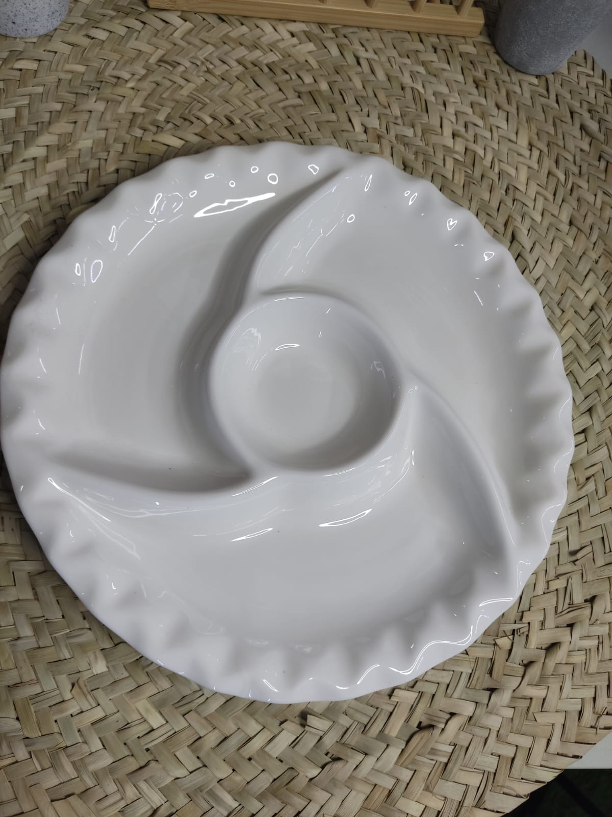 Extra Large Divider Plate (4 compartments) styl2 - Diqqawi Plates