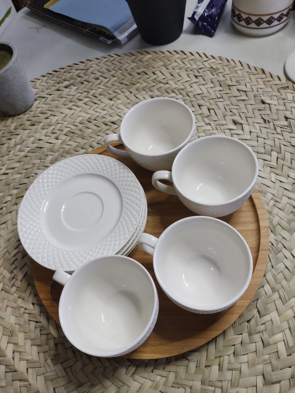 Luxury Tea cup set with rounded bamboo Tray - Diqqawi Plates