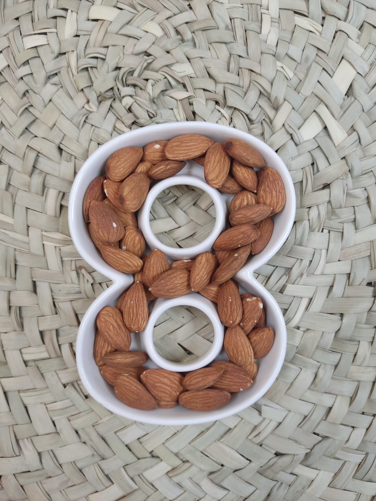 Porcelain Number 8 stylish Plate - Diqqawi Plates