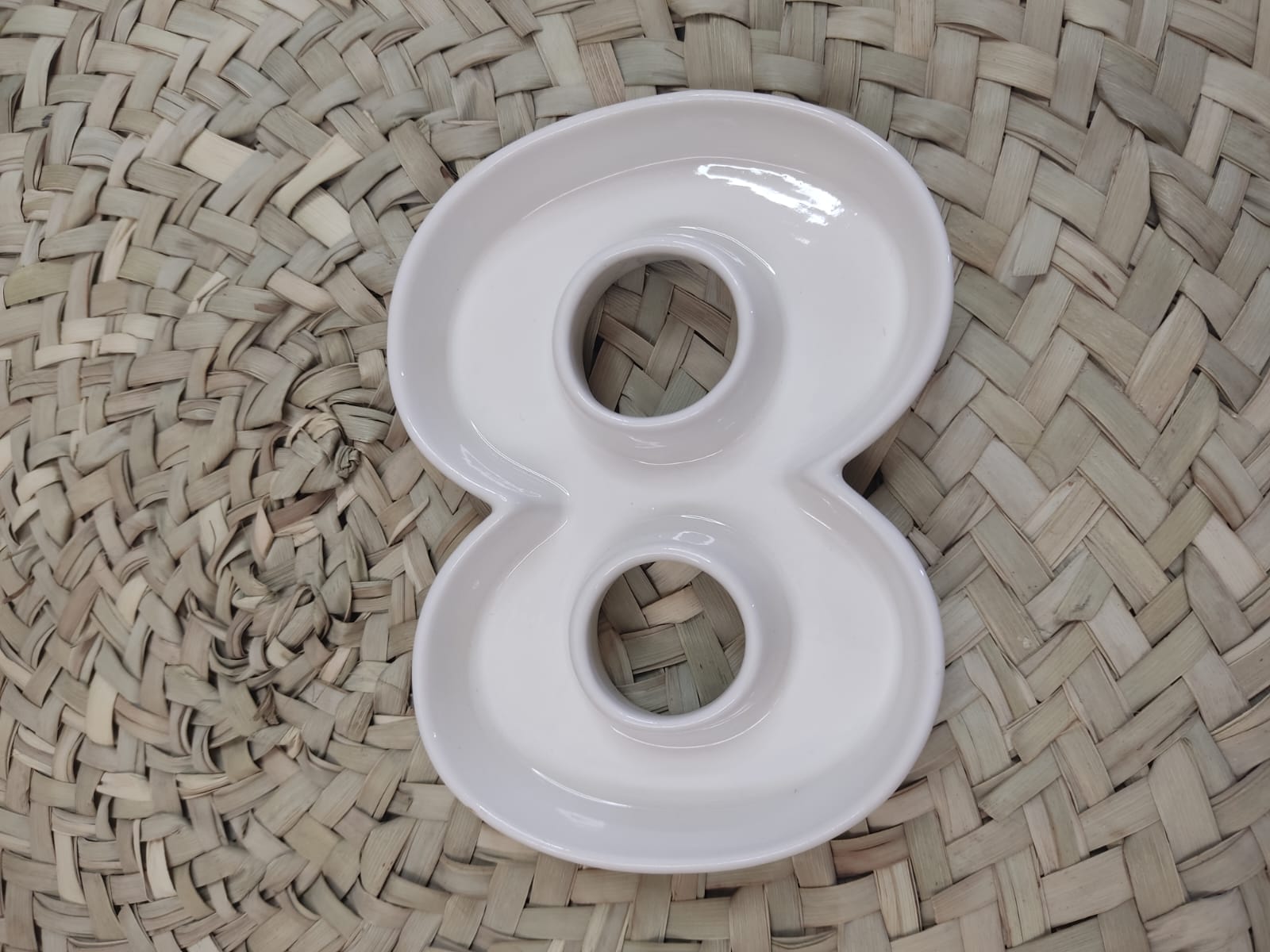 Porcelain Number 8 stylish Plate - Diqqawi Plates