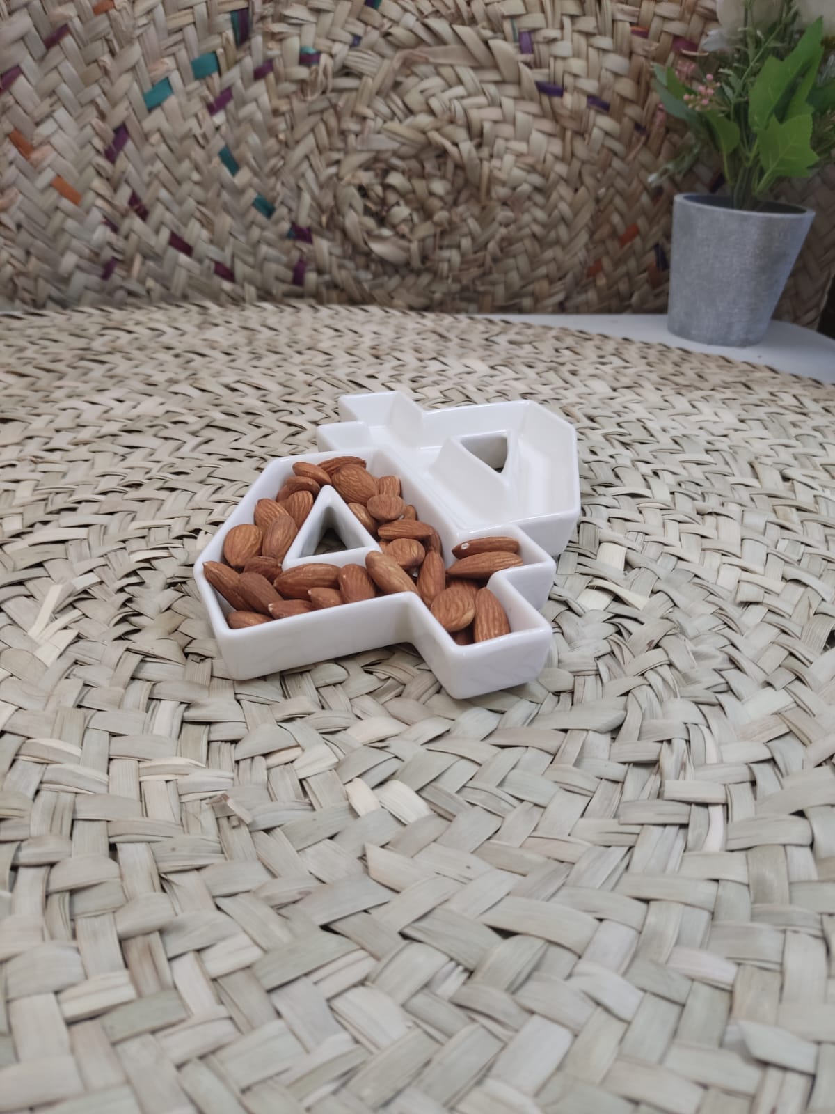 Porcelain Number 4 stylish Plate - Diqqawi Plates