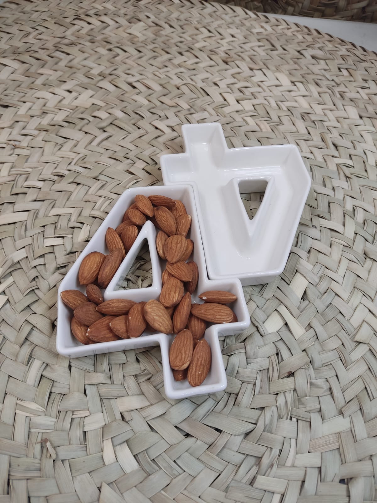 Porcelain Number 4 stylish Plate - Diqqawi Plates