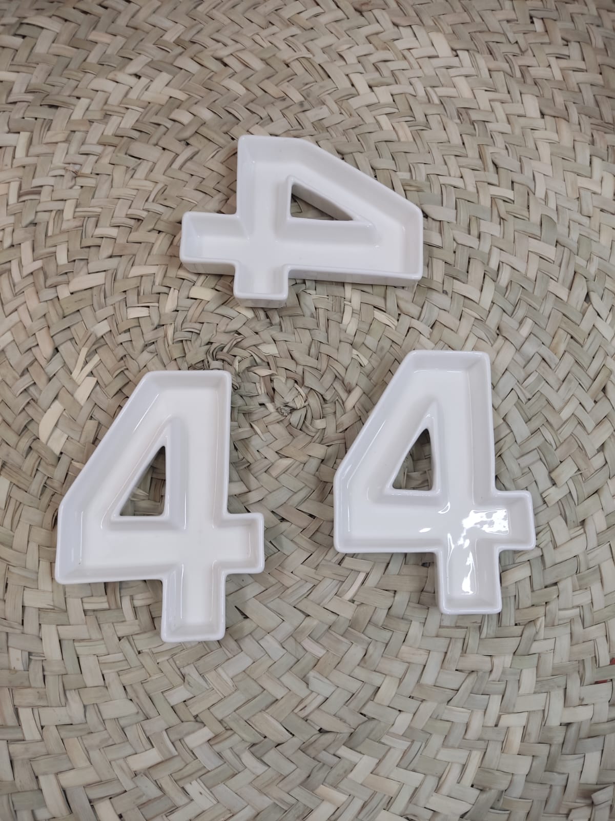 Porcelain Number 4 stylish Plate - Diqqawi Plates