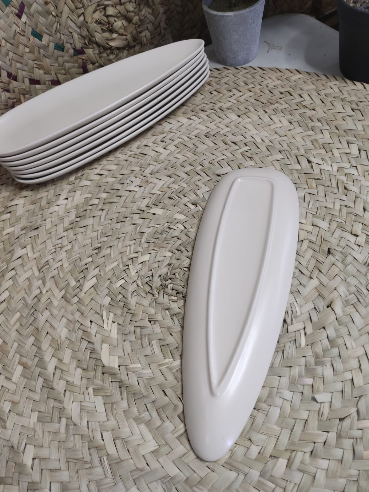 High-Quality Large Porcelain Oval Serving Plate styl8 - Diqqawi Plates