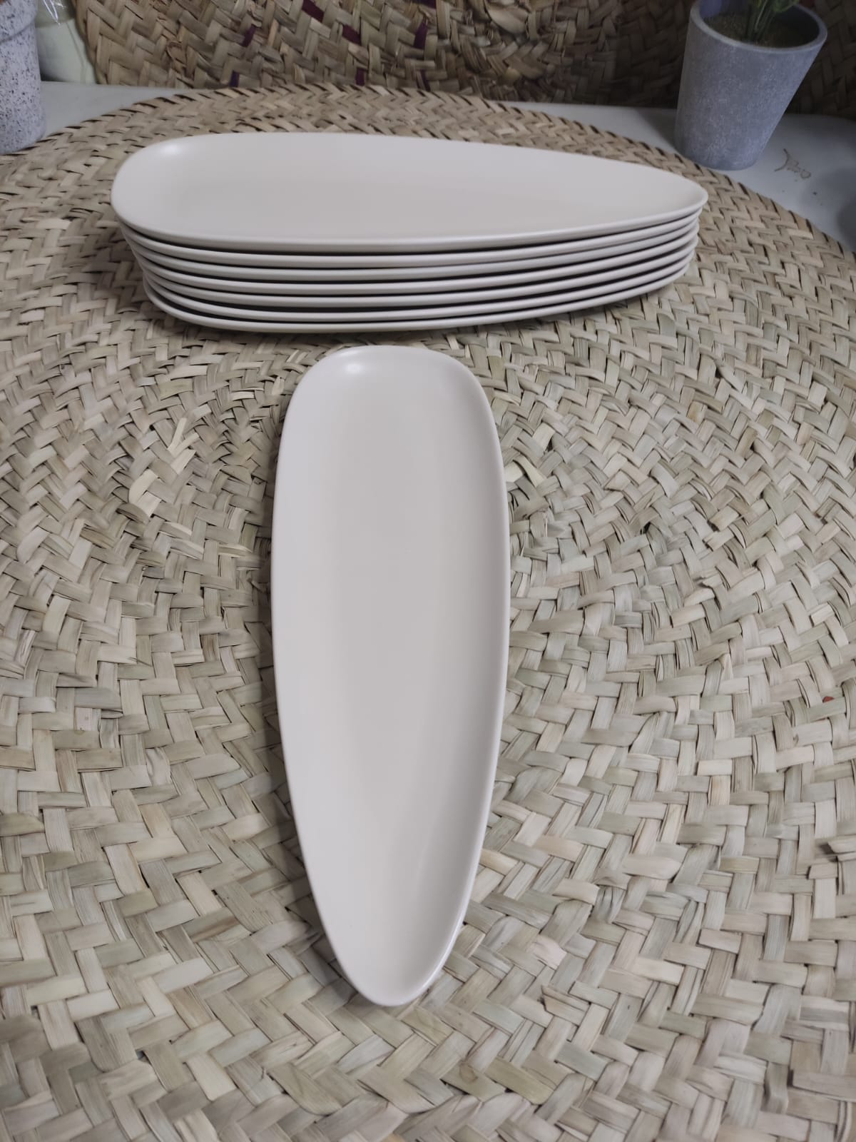 High-Quality Large Porcelain Oval Serving Plate styl8 - Diqqawi Plates
