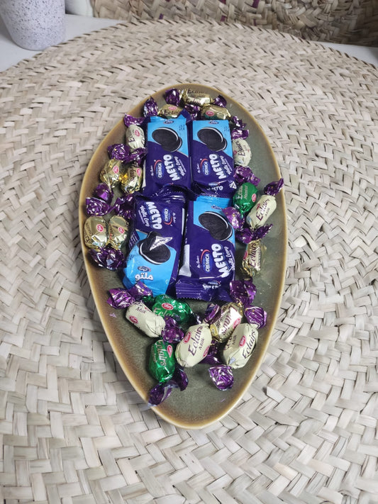 Large Oval Ceramic Plate with Greenish-Brown Gradient - Diqqawi Plates