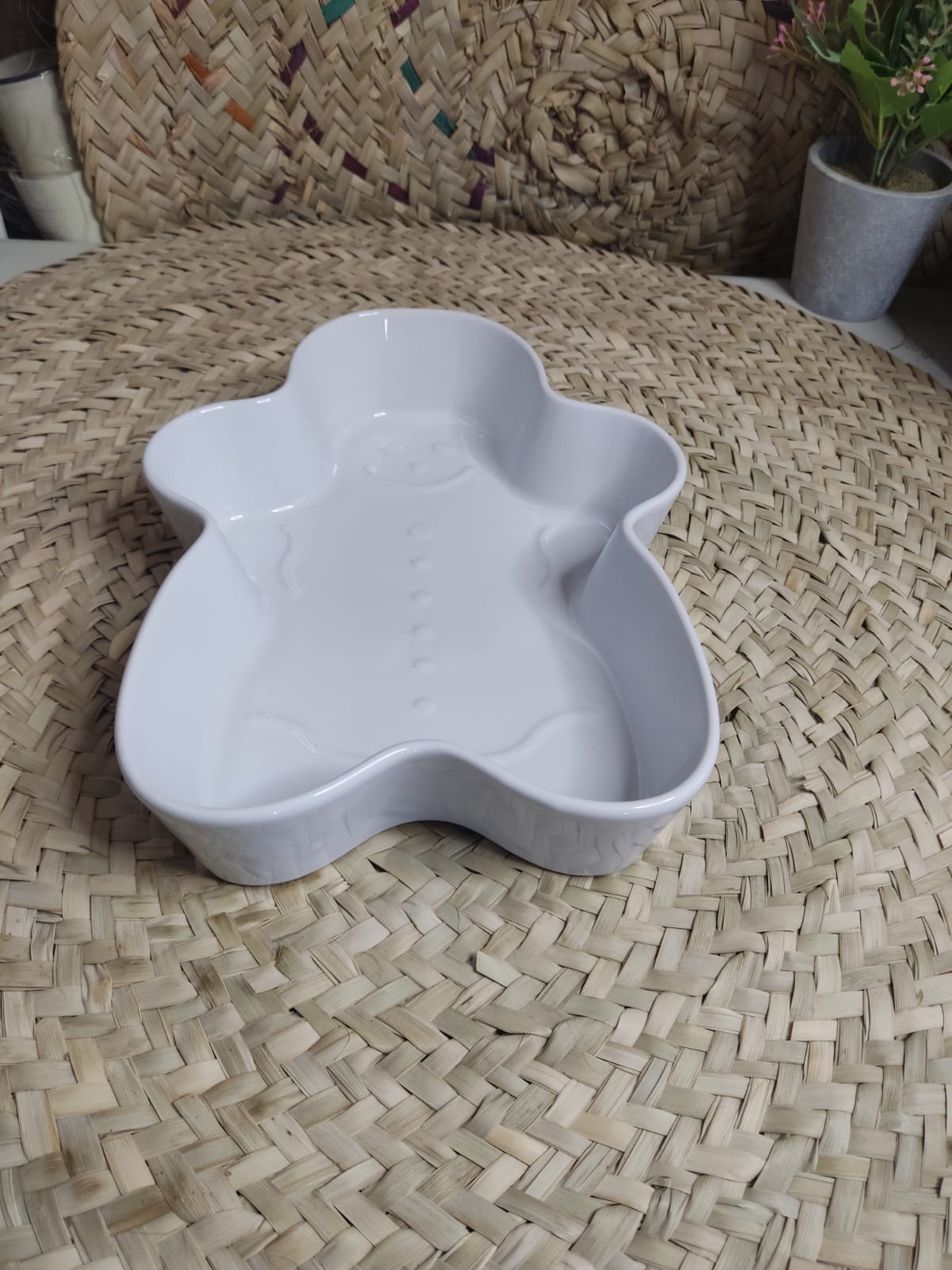 Stylish Large Gingerbread-Shaped Dish Bowl - Diqqawi Plates