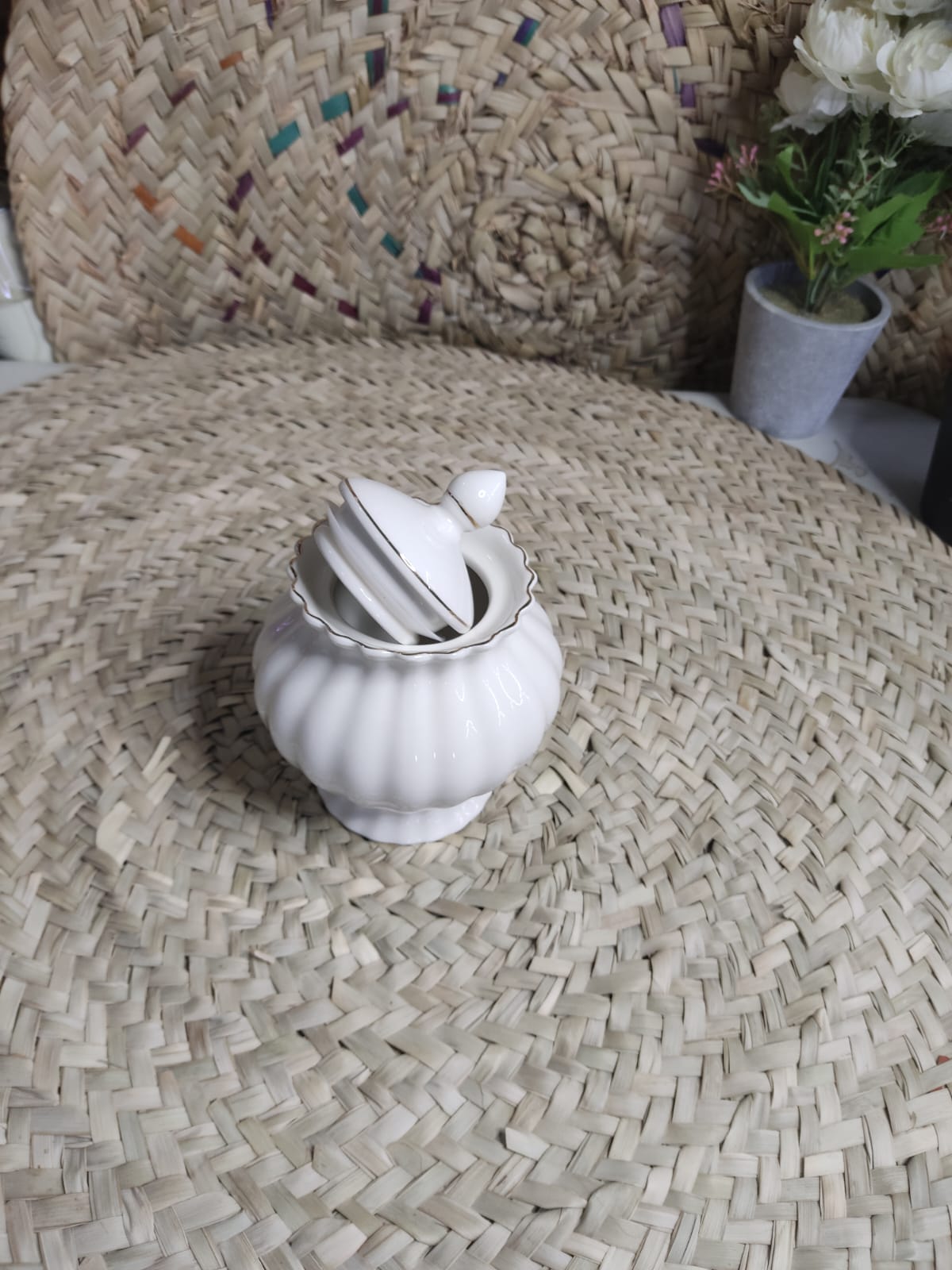 Porcelain Spice Jar with Lid and Spoon - Diqqawi Plates