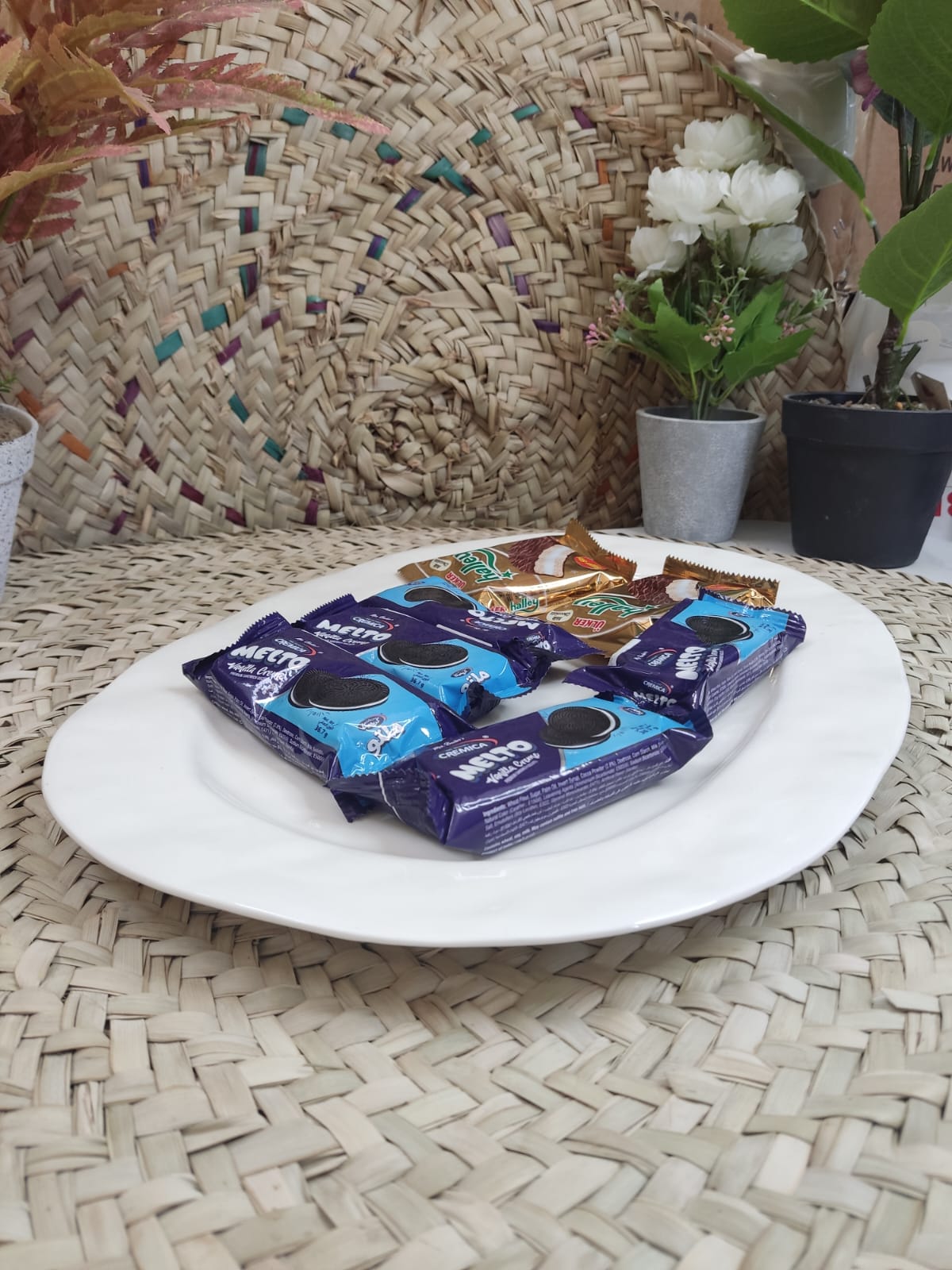 Large Porcelain Serving Plate 41cm - Diqqawi Plates