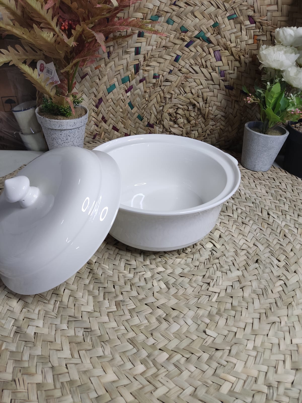 Luxury White Porcelain Serving Set – 7 Pieces - Diqqawi Plates