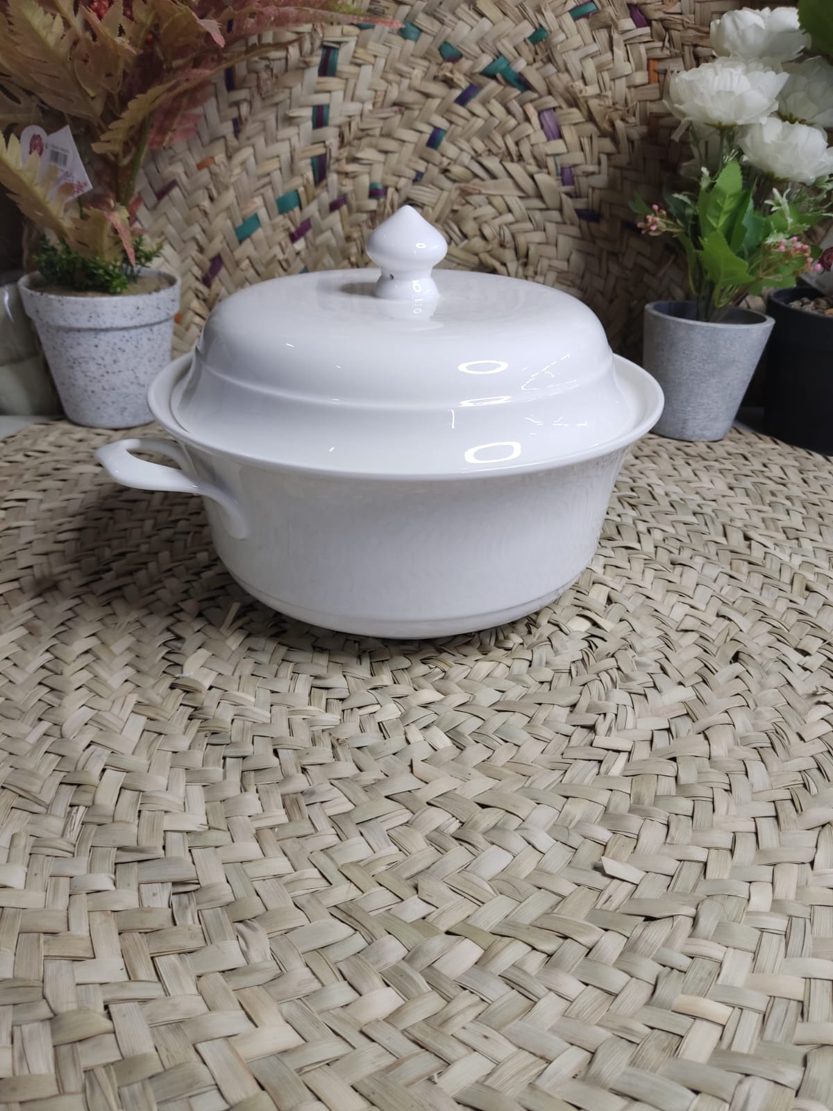 Luxury White Porcelain Serving Set – 7 Pieces - Diqqawi Plates