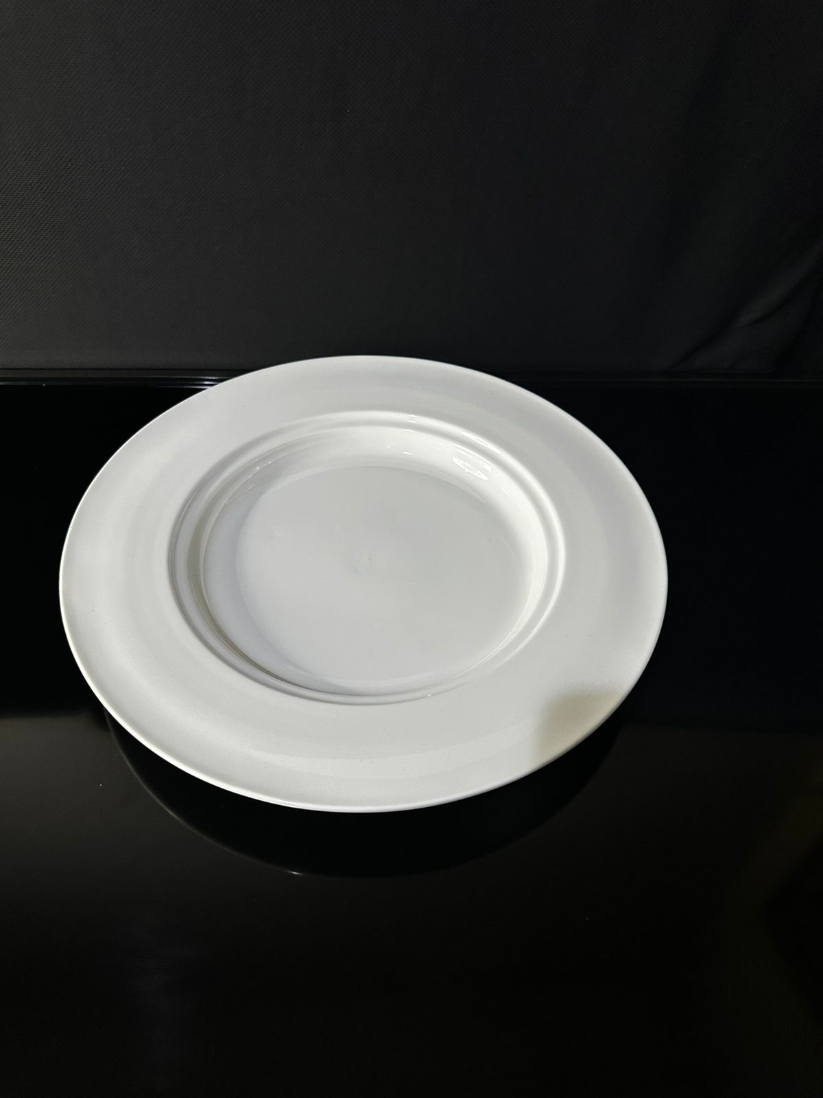 circle Bright White Porcelain Flat Plate sty8 - Diqqawi Plates