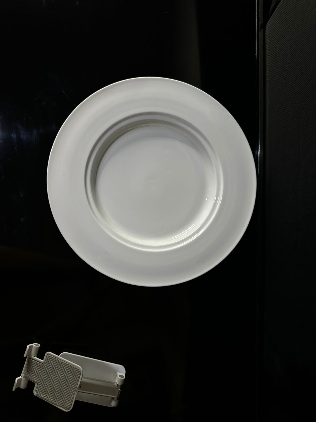 circle Bright White Porcelain Flat Plate sty8 - Diqqawi Plates