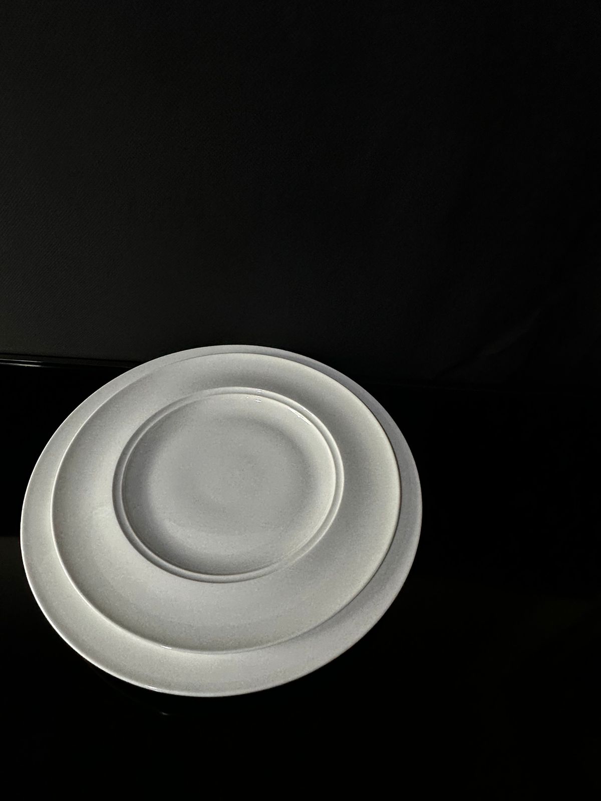 circle Bright White Porcelain Flat Plate sty8 - Diqqawi Plates