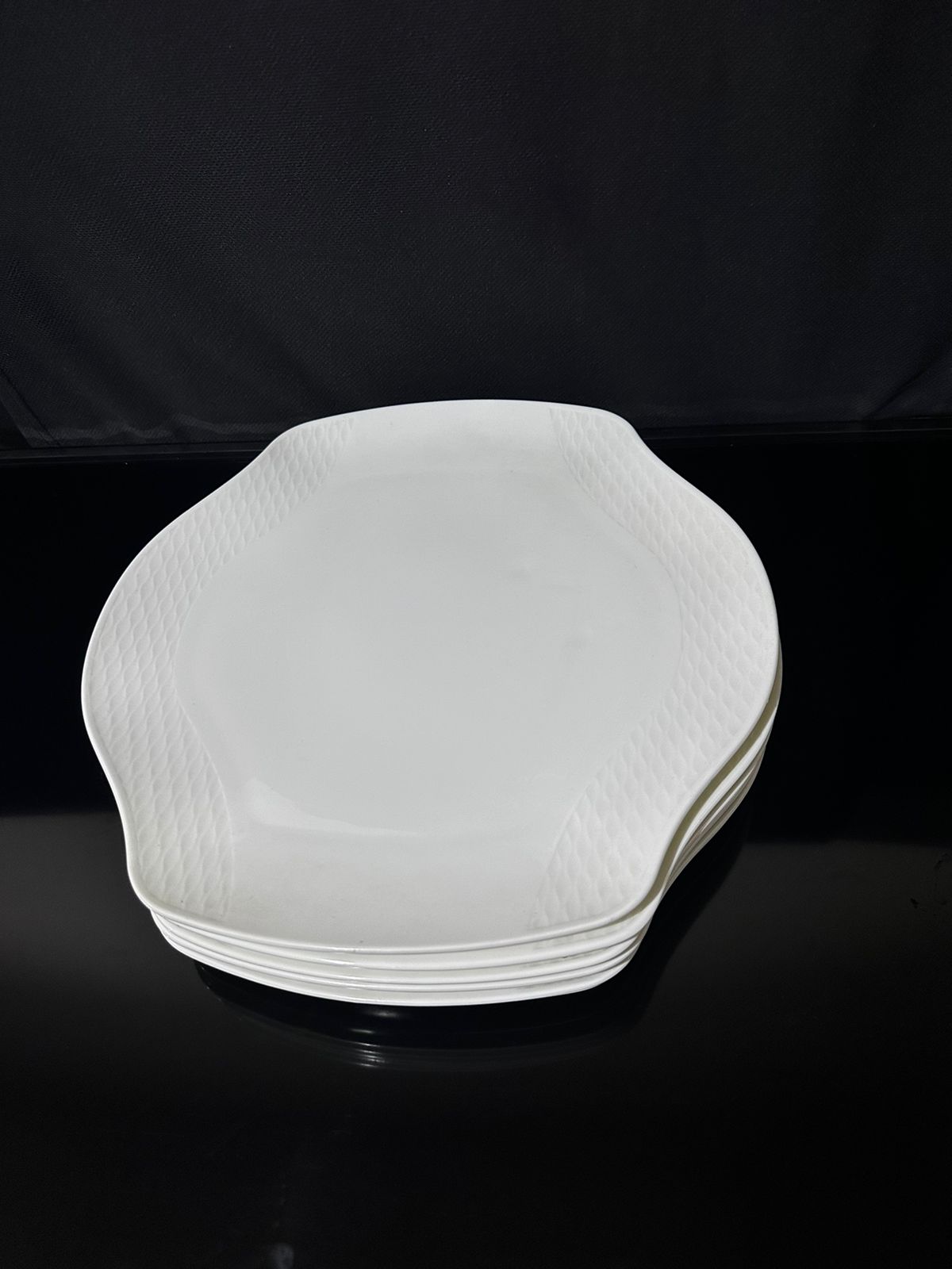 Decorative circle Bright White Porcelain Flat Plate styl3 - Diqqawi Plates