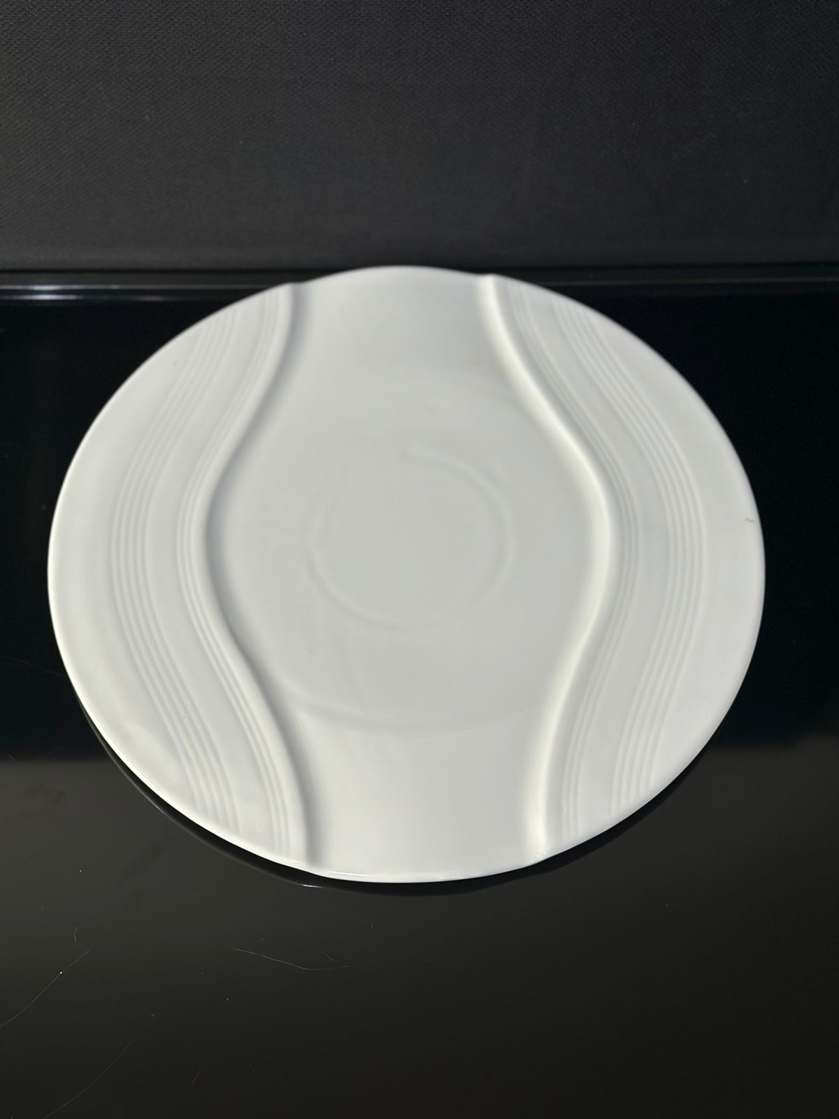 Decorative circle Bright White Porcelain Flat Plate styl4 - Diqqawi Plates