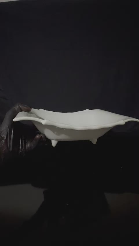 Decorative porcelain Fruit container