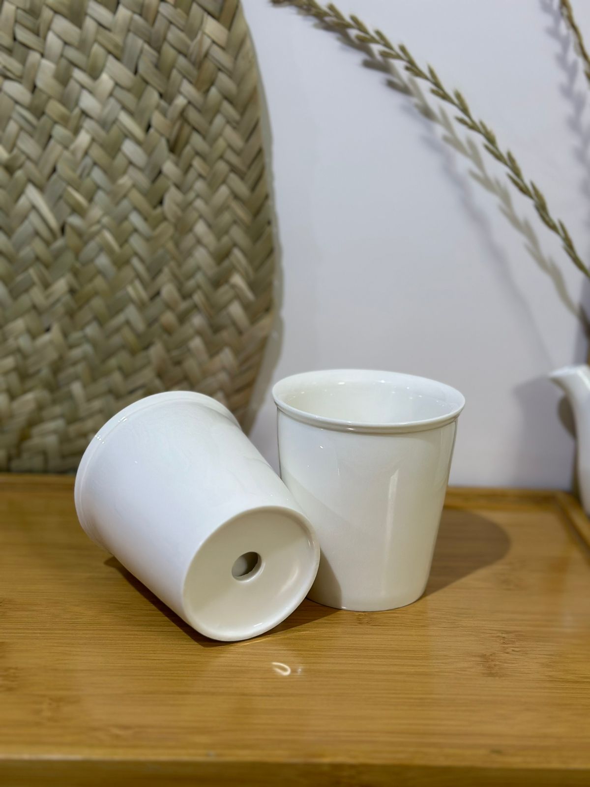 Medium porcelain vase for multiple purpose - Diqqawi Plates