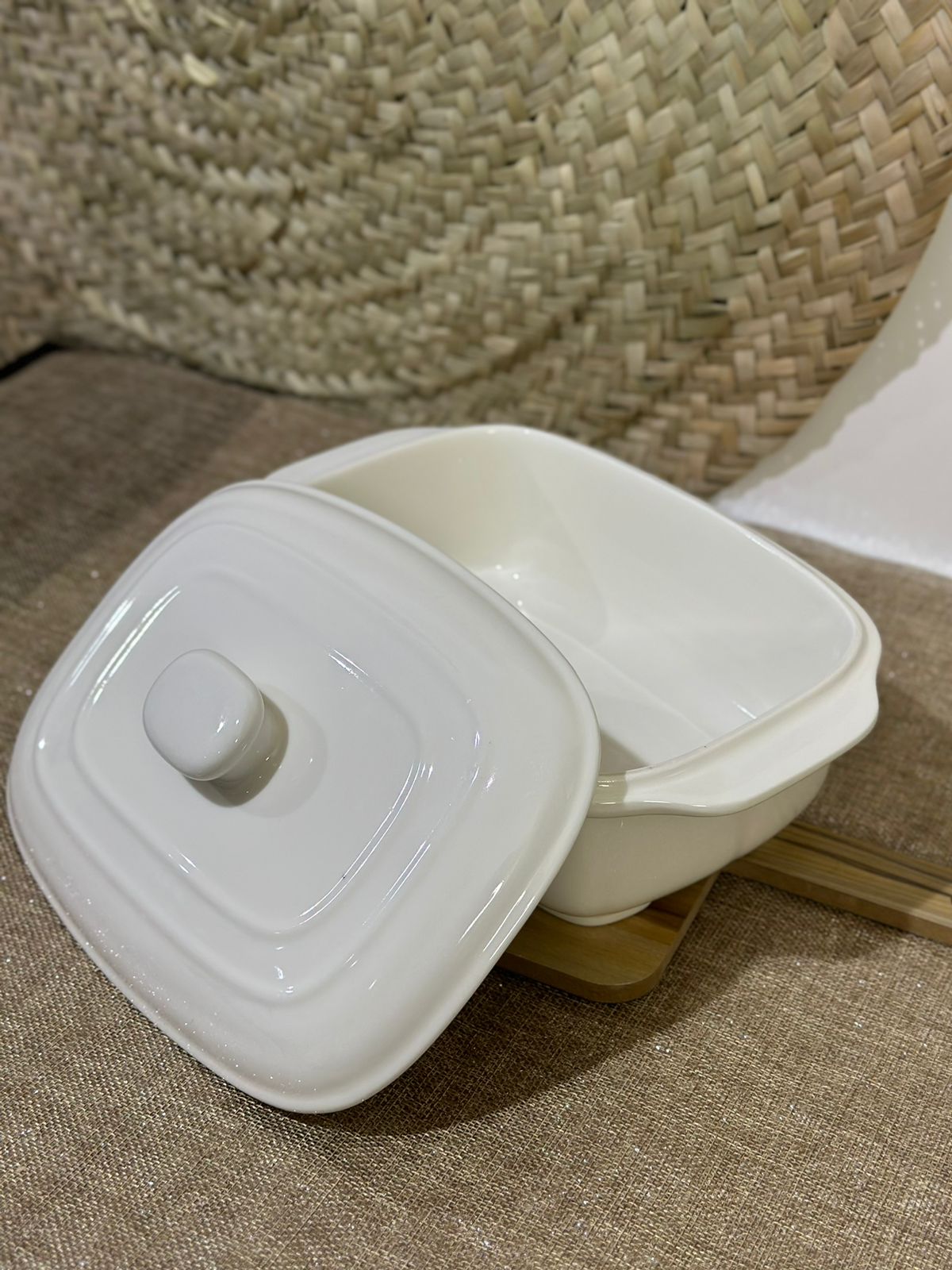 Large Porcelain container without Lid - Diqqawi Plates