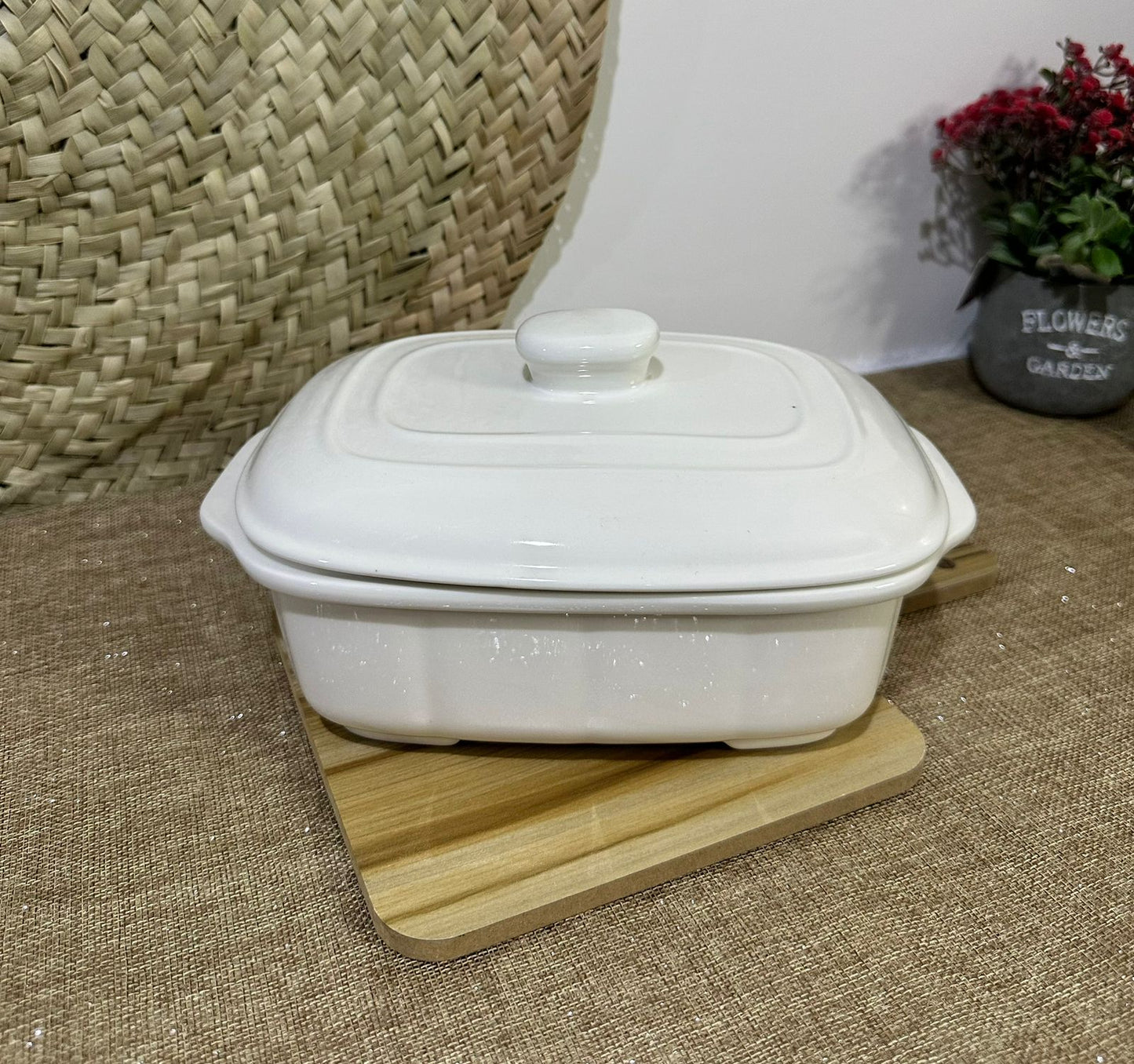 Large Porcelain container without Lid - Diqqawi Plates