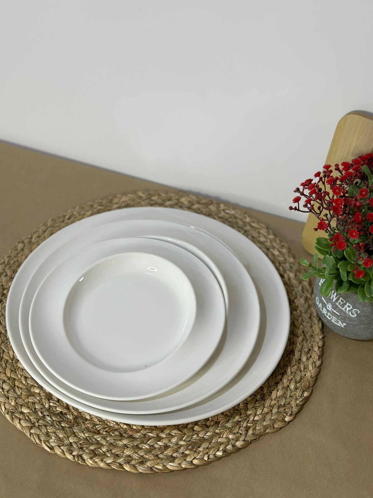 Luxury and stylish Porcelain serving plate - Diqqawi Plates