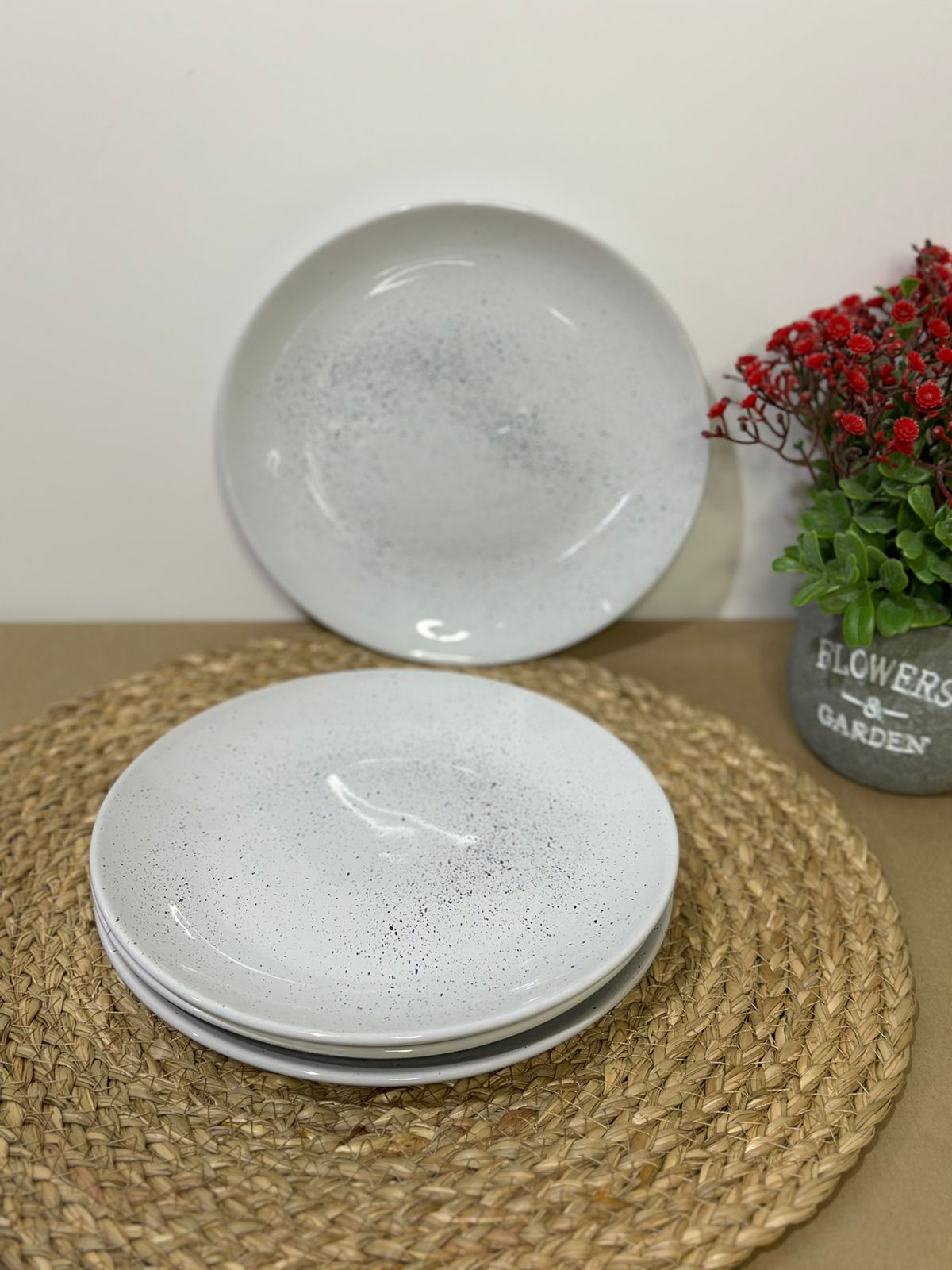 Unique Porcelain plate with black speckles - Diqqawi Plates