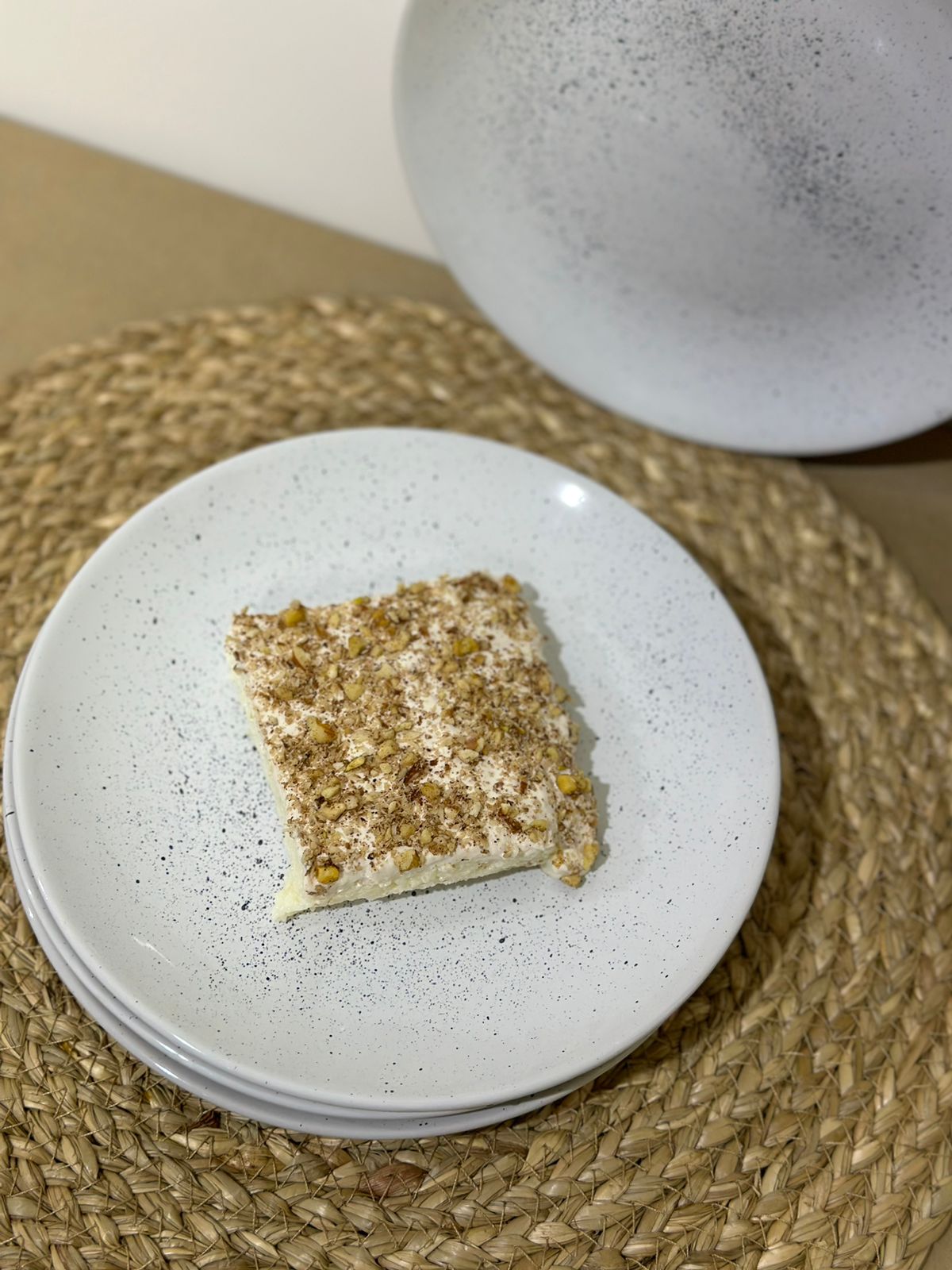 Unique Porcelain plate with black speckles - Diqqawi Plates
