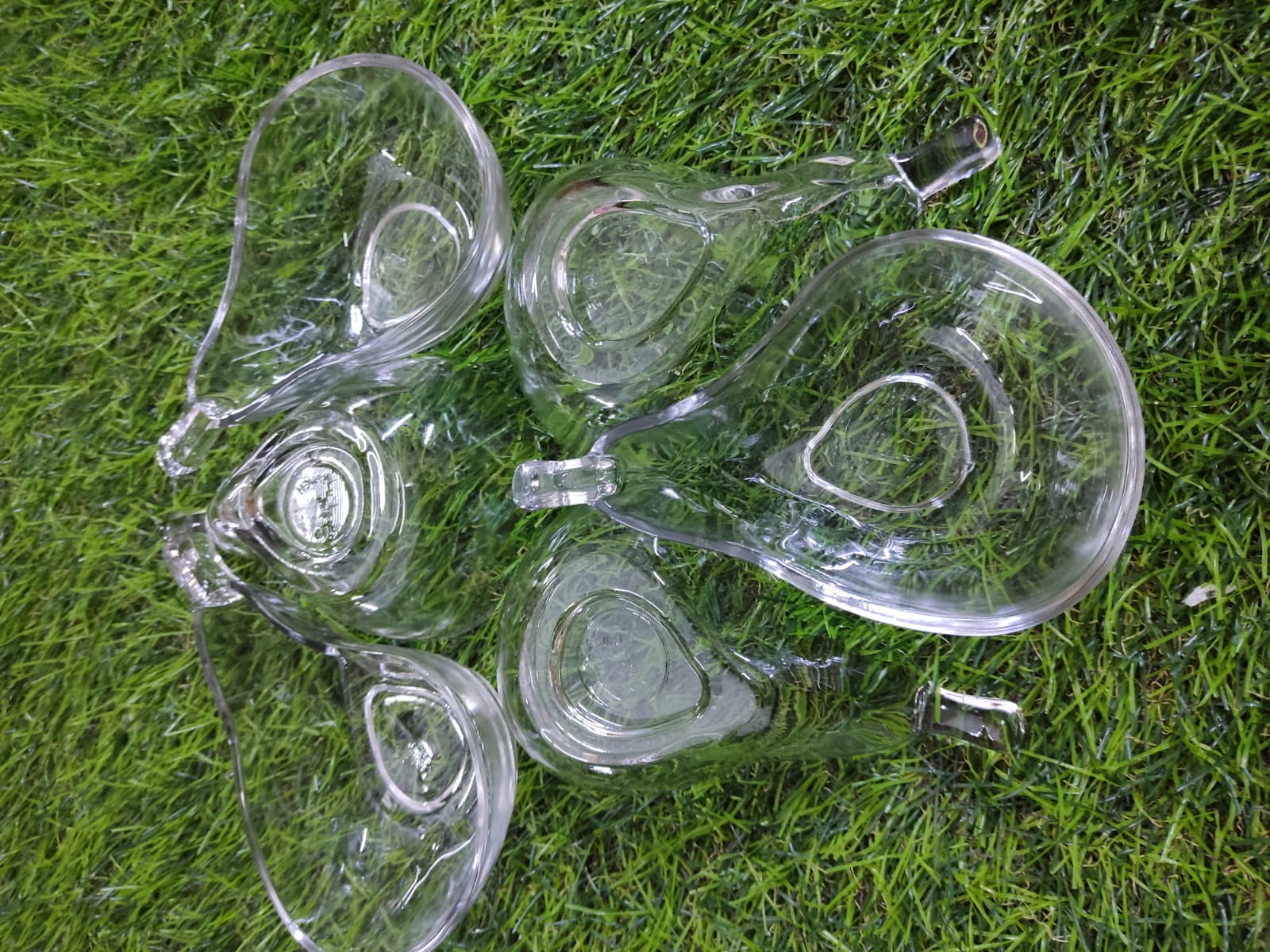 Stylish and Modern Glass Pear Bowl - Diqqawi Plates