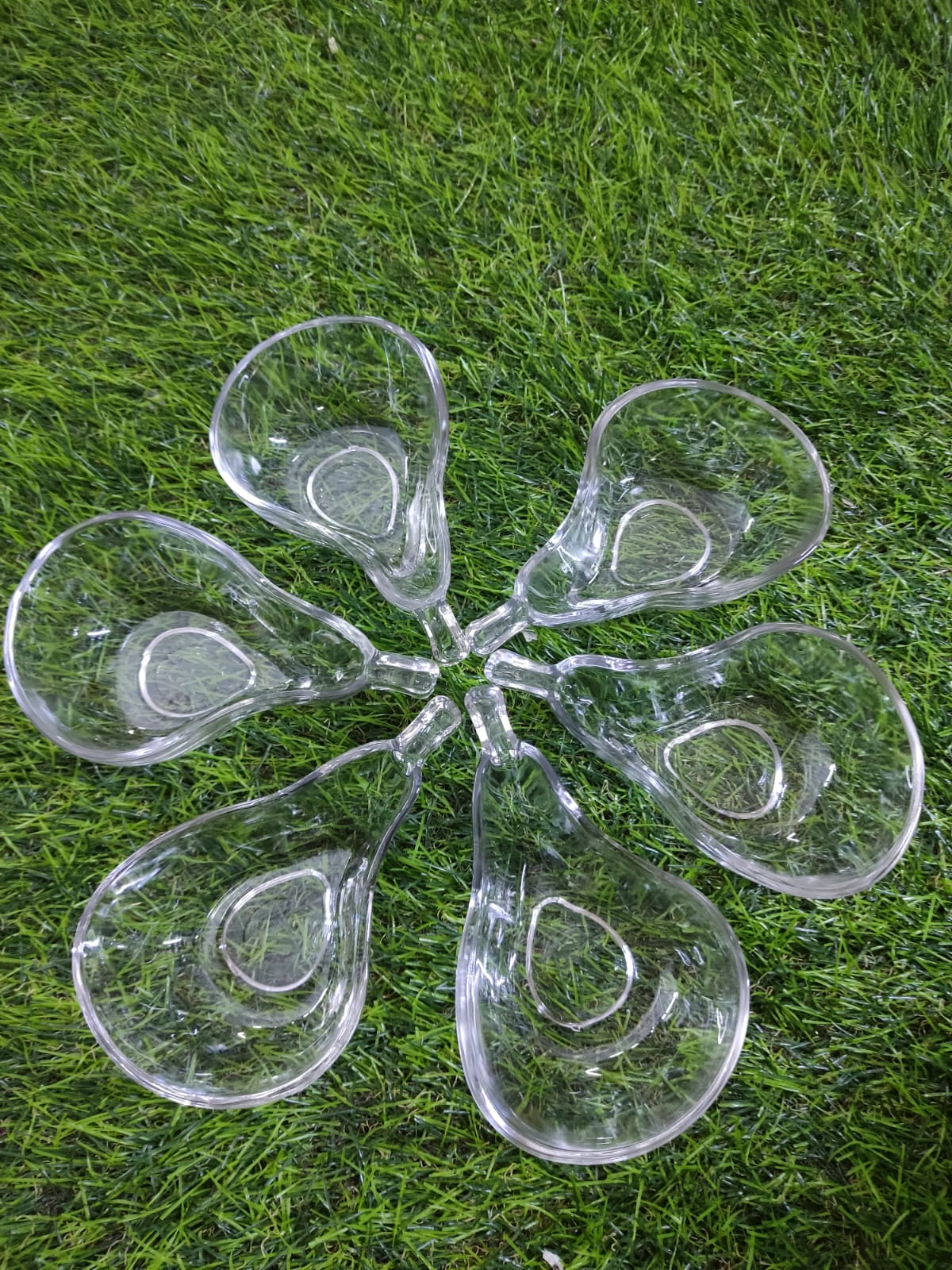 Stylish and Modern Glass Pear Bowl - Diqqawi Plates